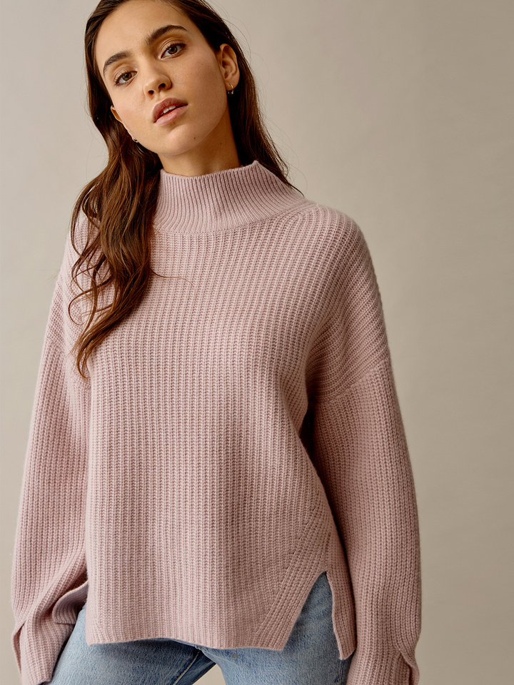 Produktbild på Ribbed Turtle Neck