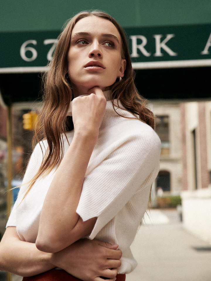 Produktbild på Short Sleeve Turtle Neck