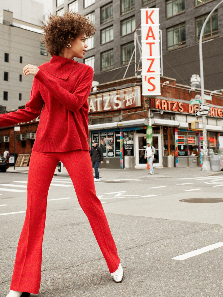 Produktbild på Split Turtle Neck