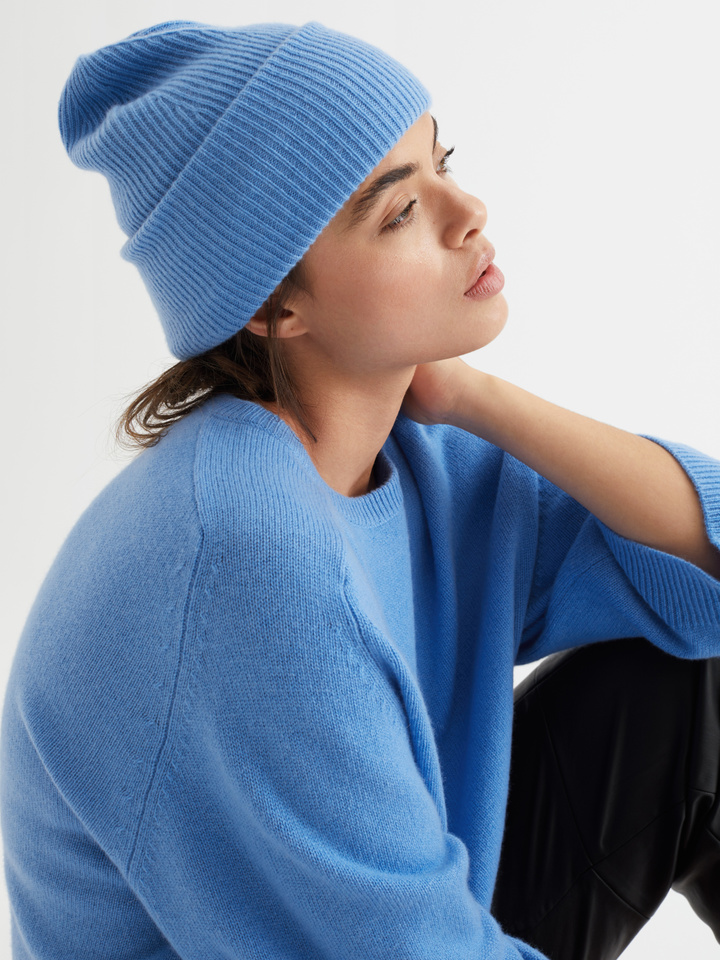 Ribbed Beanie - Soft Goat - Knitted 