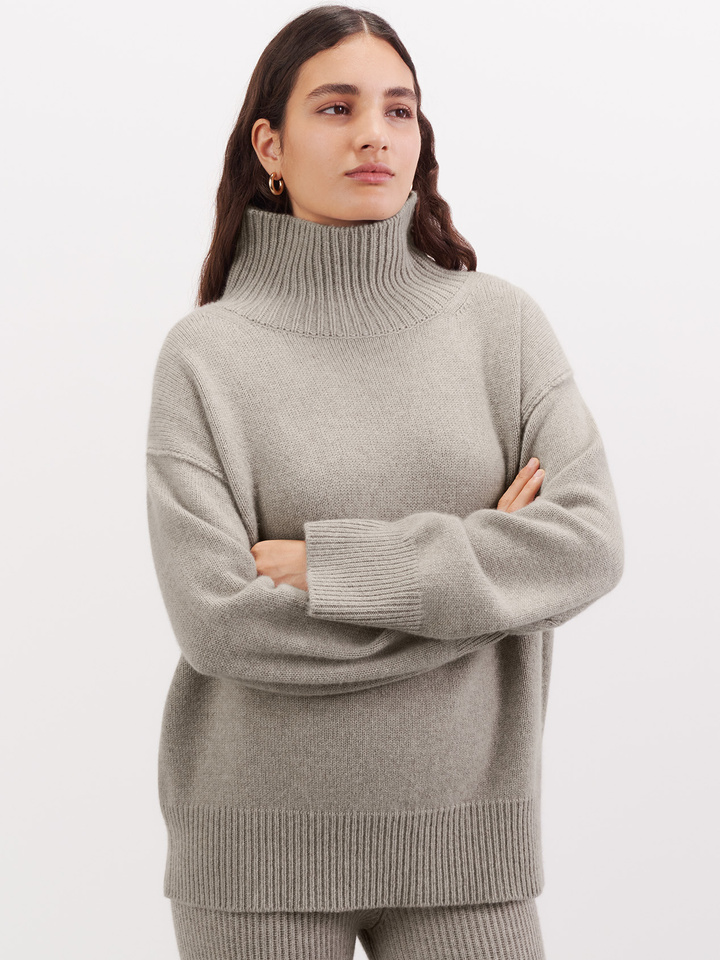 Soft Goat Women Boyfriend Turtleneck