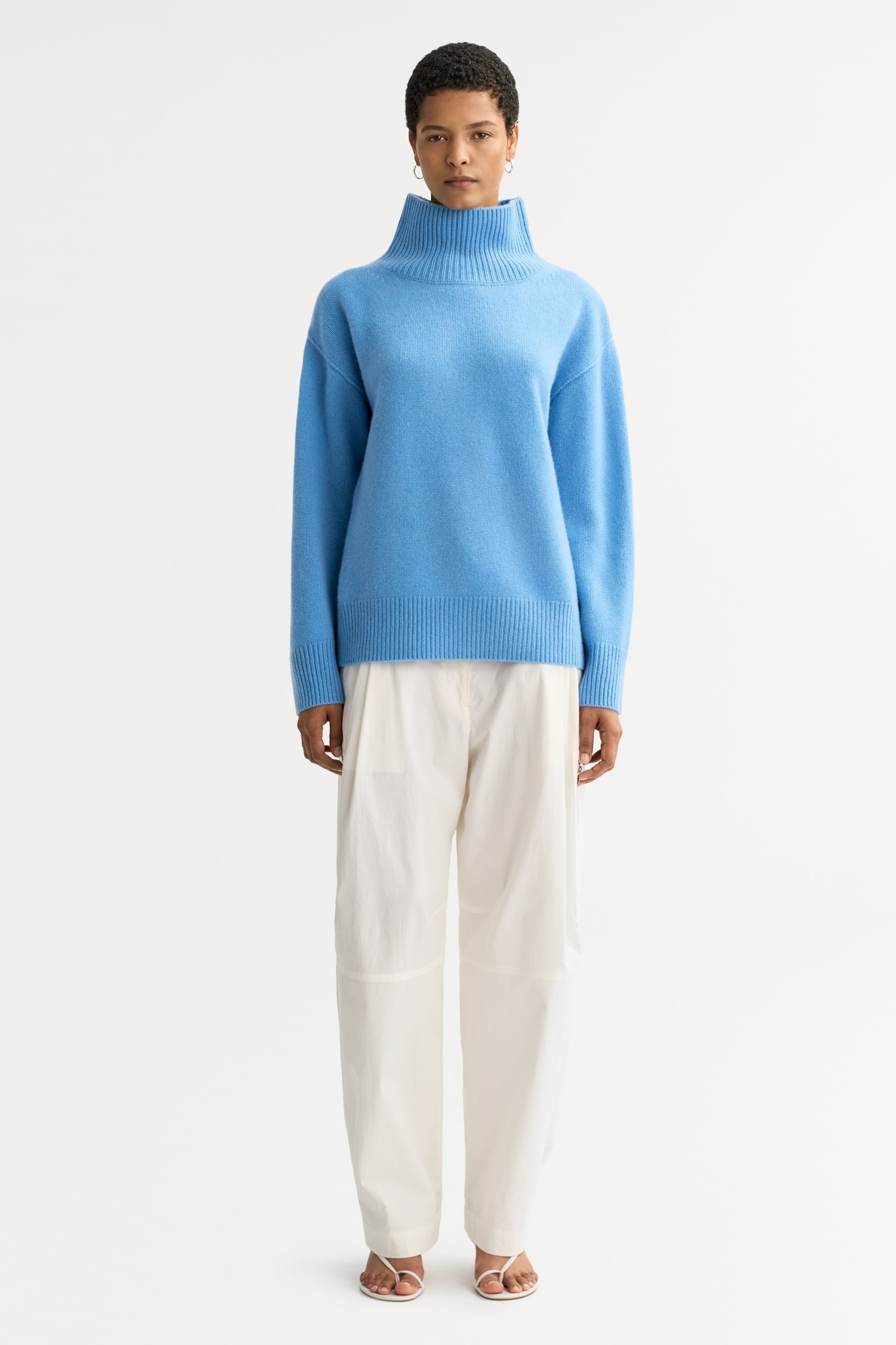 Boyfriend turtleneck Azure 2
