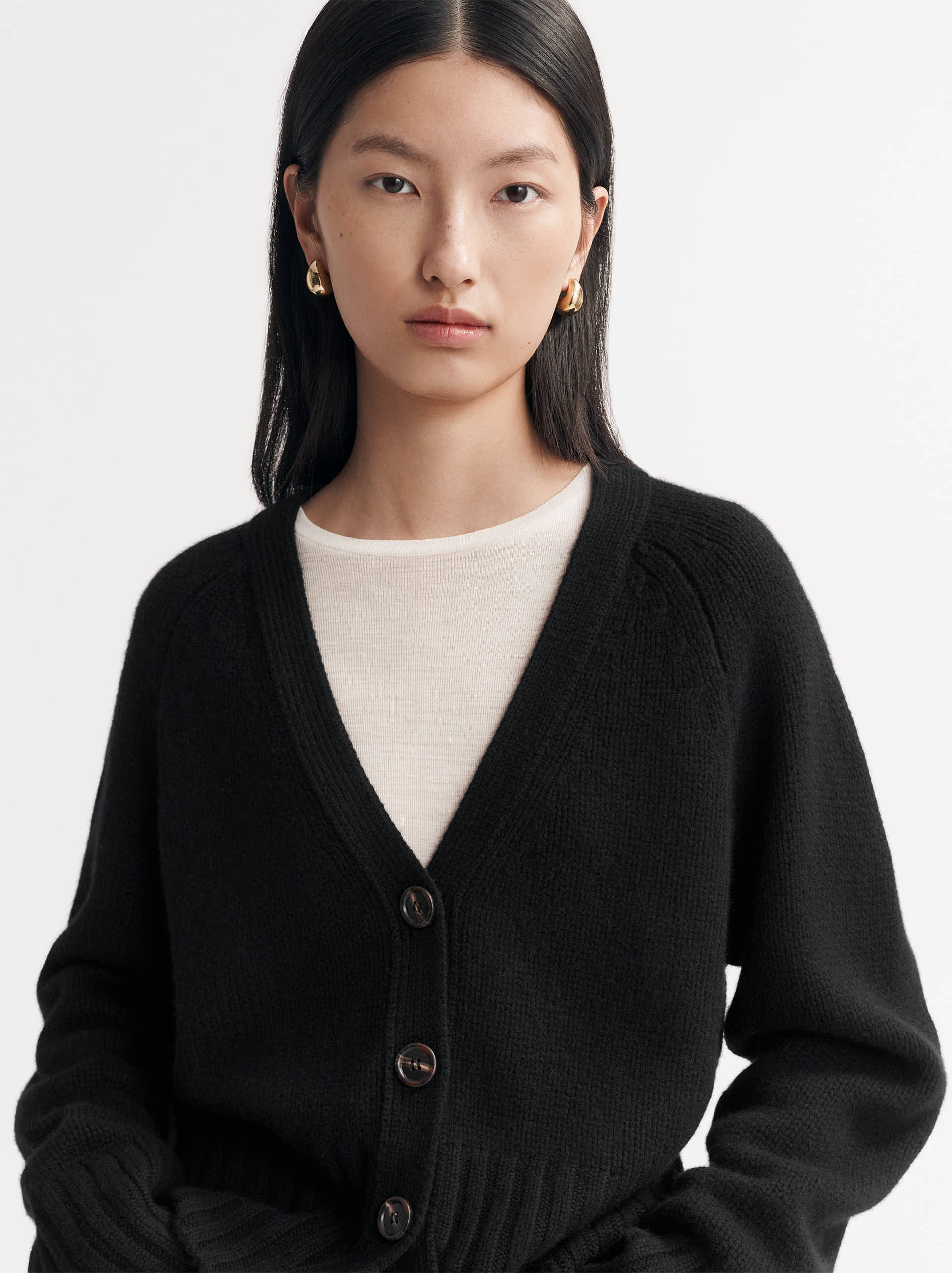 V-neck Cardigan 2