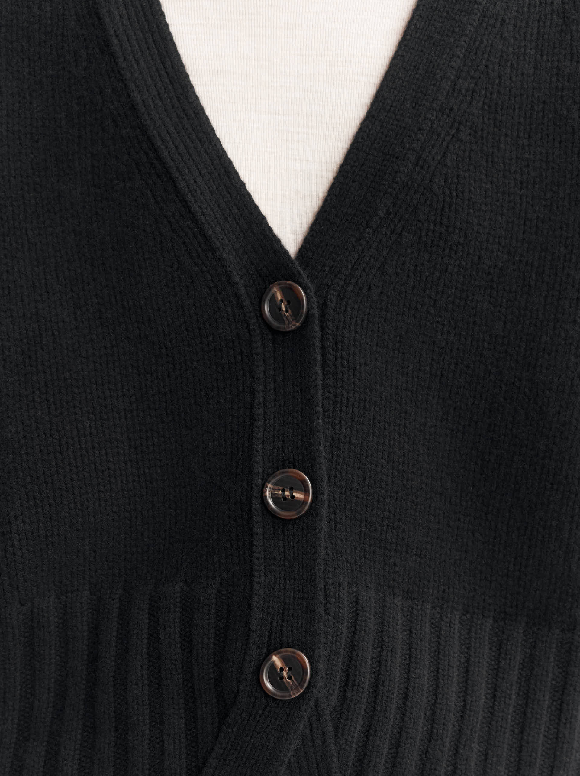 V-neck Cardigan 4