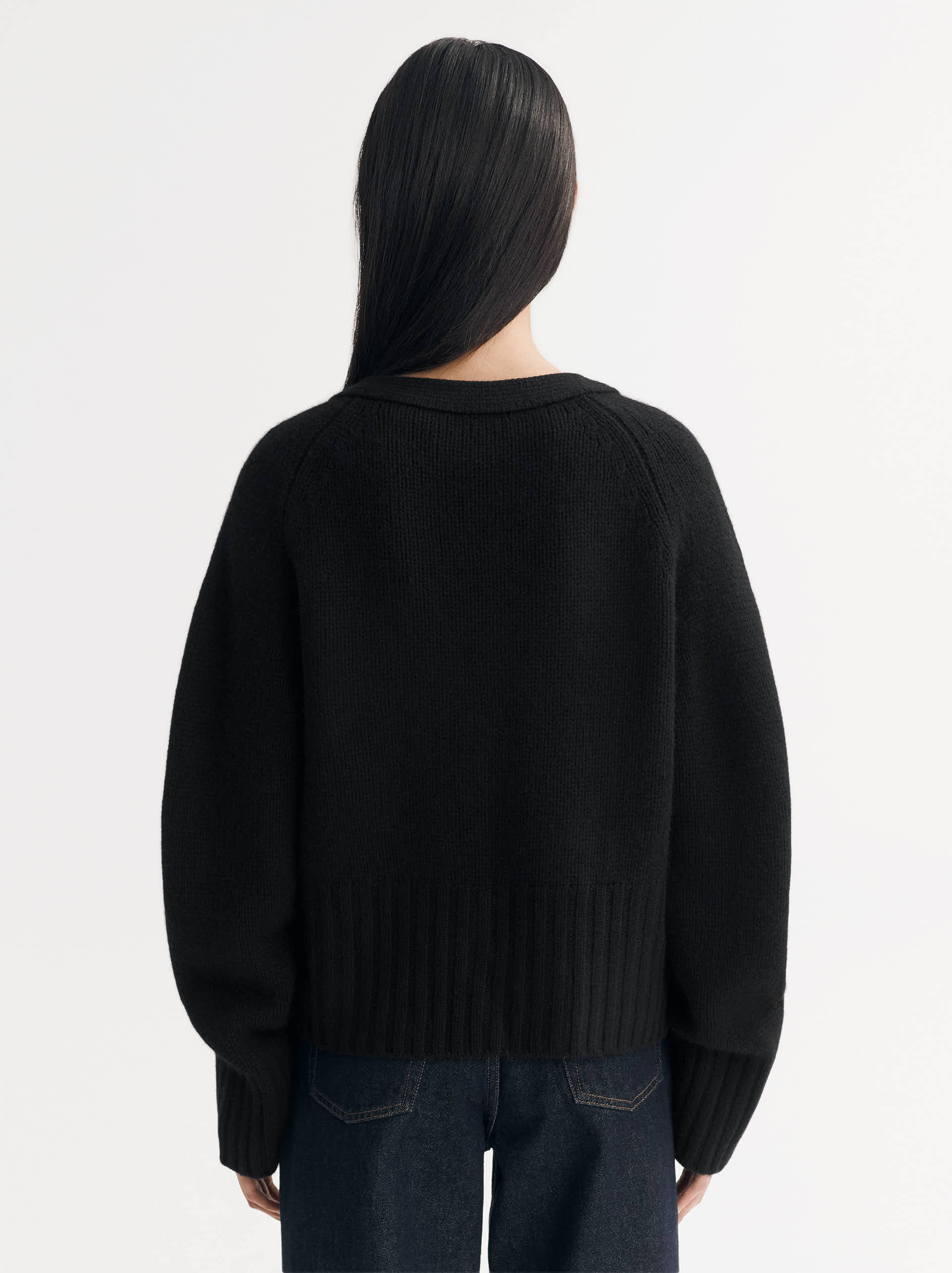 V-neck Cardigan 3