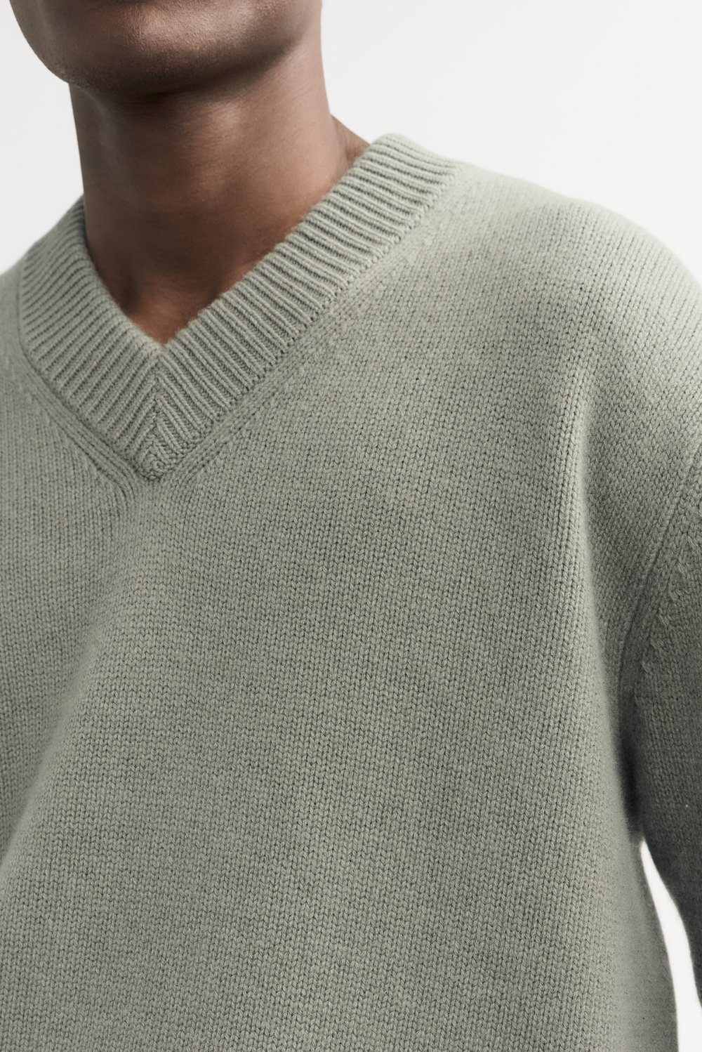 Men's V-neck - V-Necks - Greige | Soft Goat