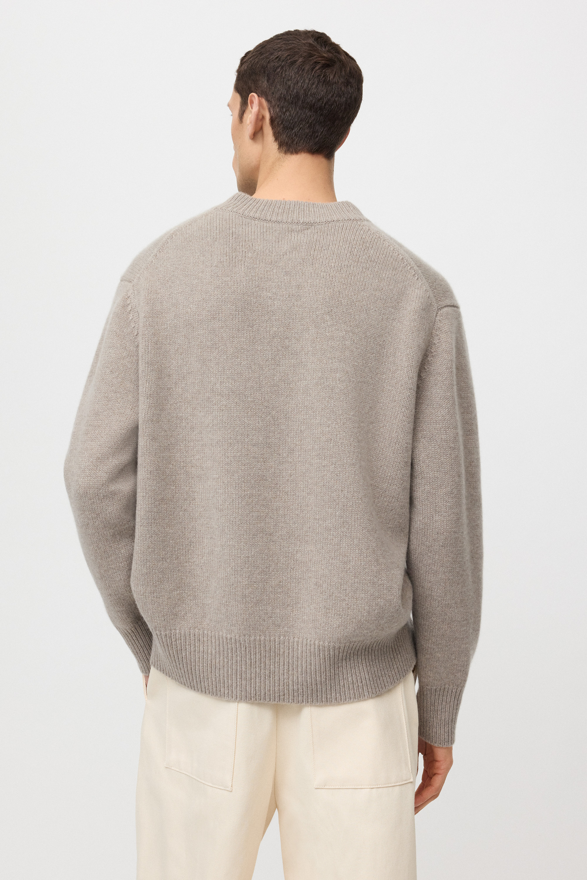 Men's V-neck 3