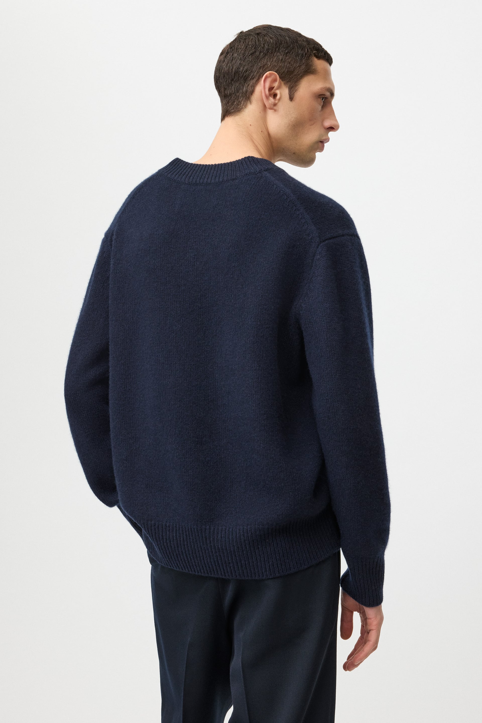 Men's V-neck 3