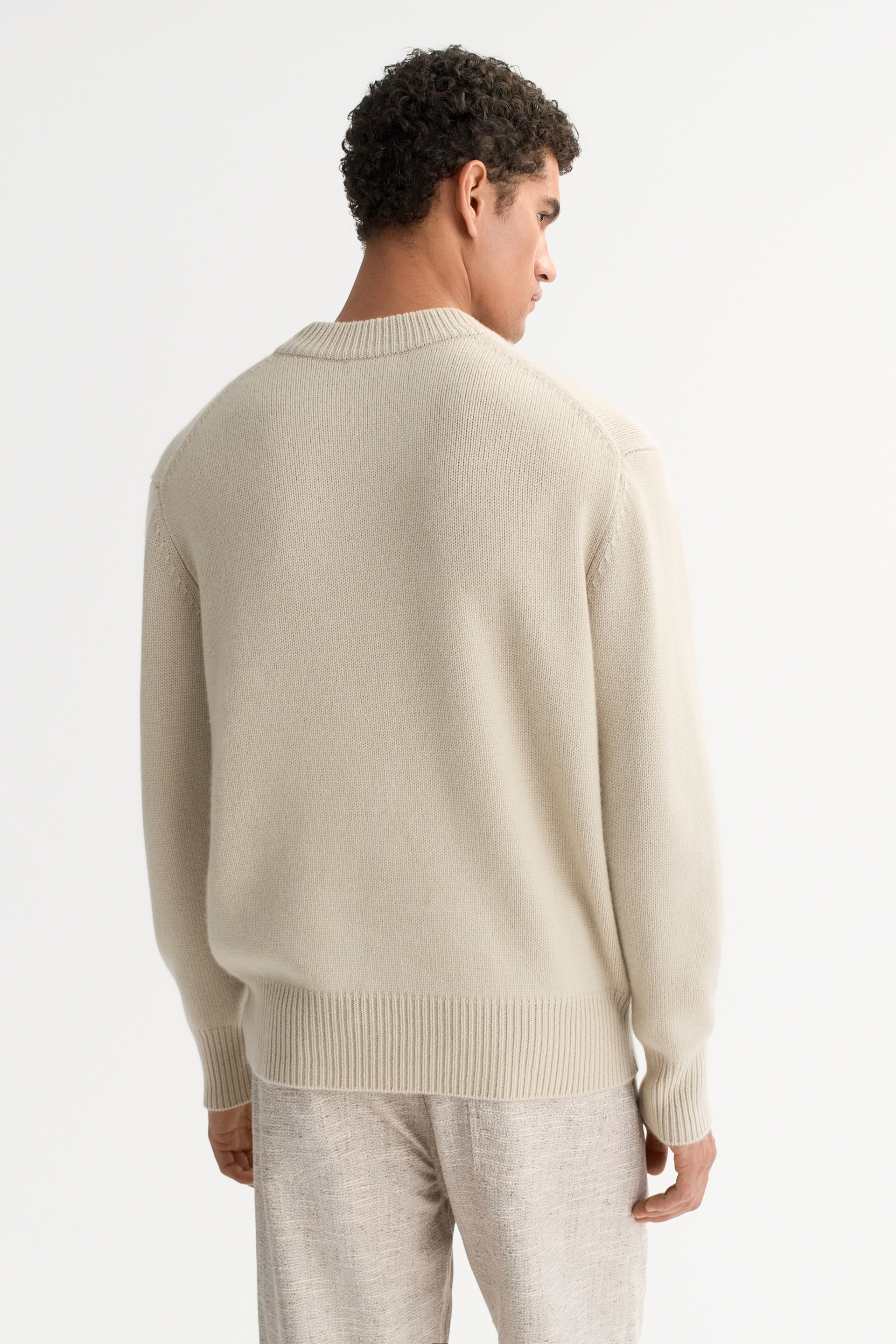 Men's V-neck 3