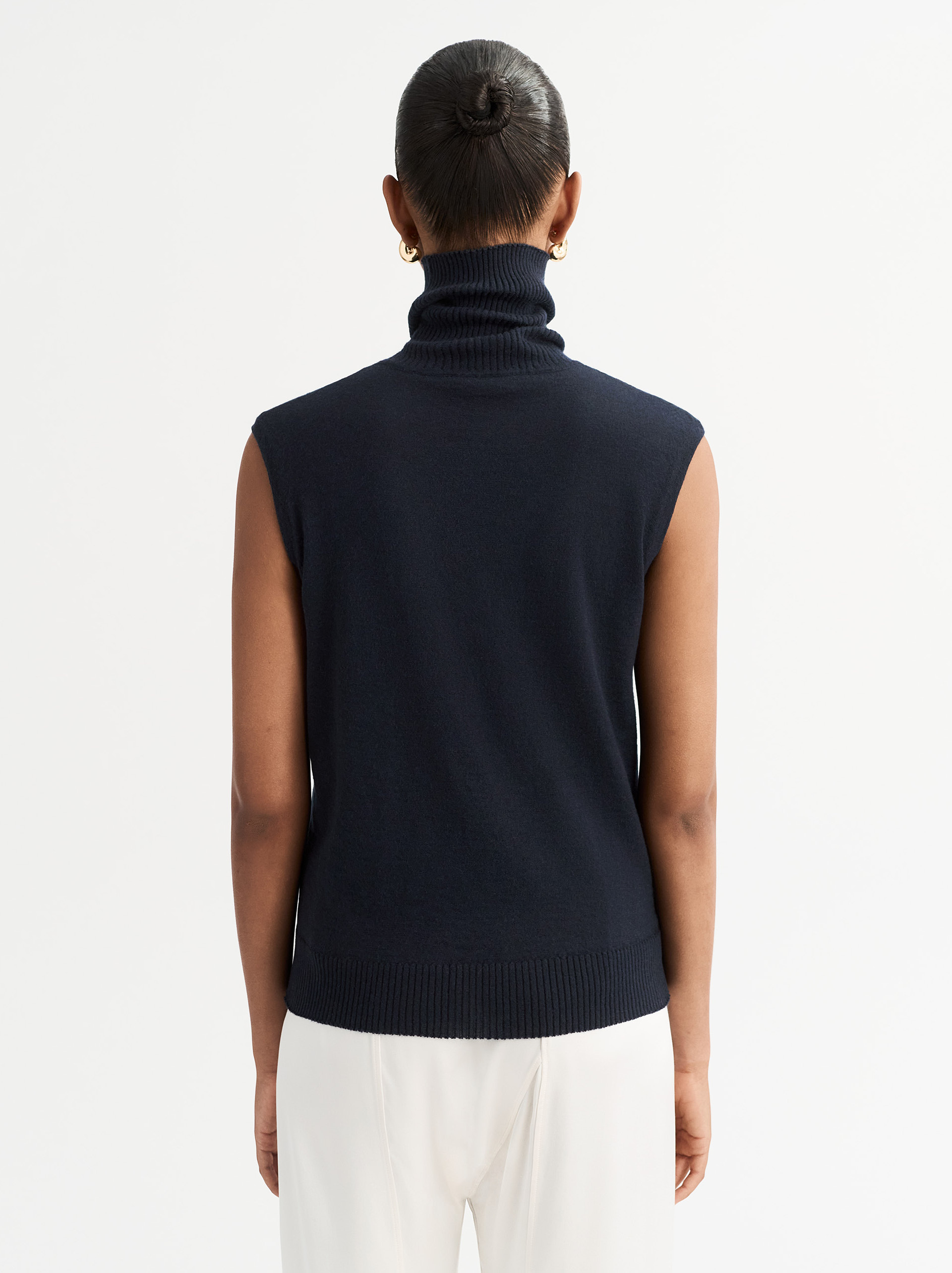 Featherlight Singlet 3