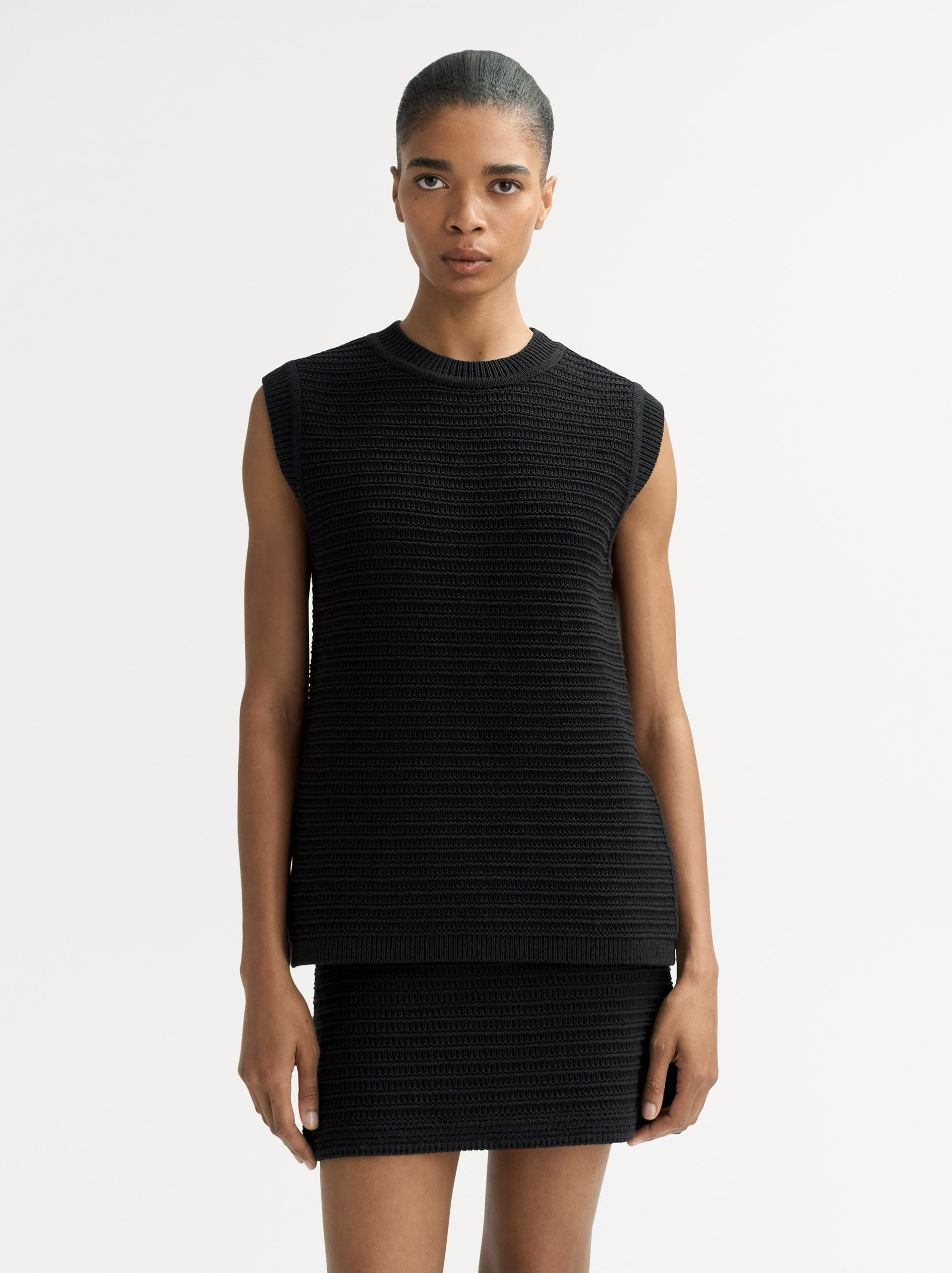 Vest 2