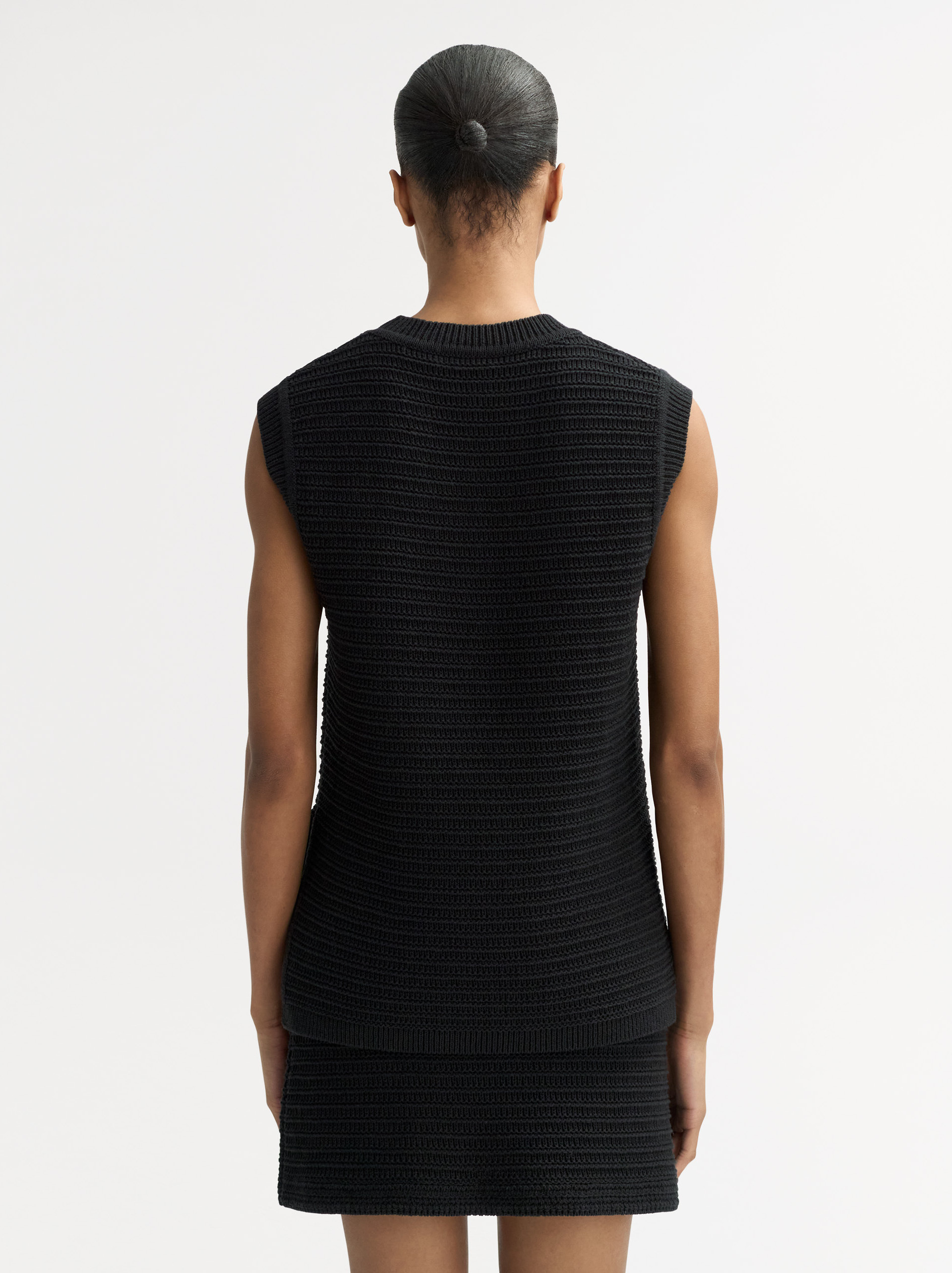 Vest 3