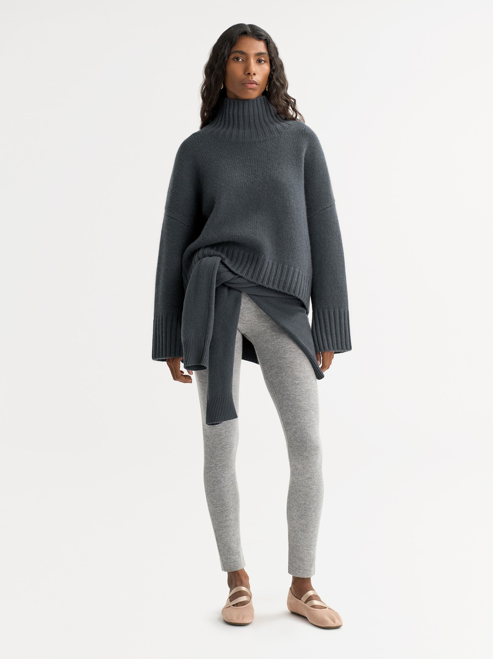 Girlfriend Turtleneck Anthracite 2
