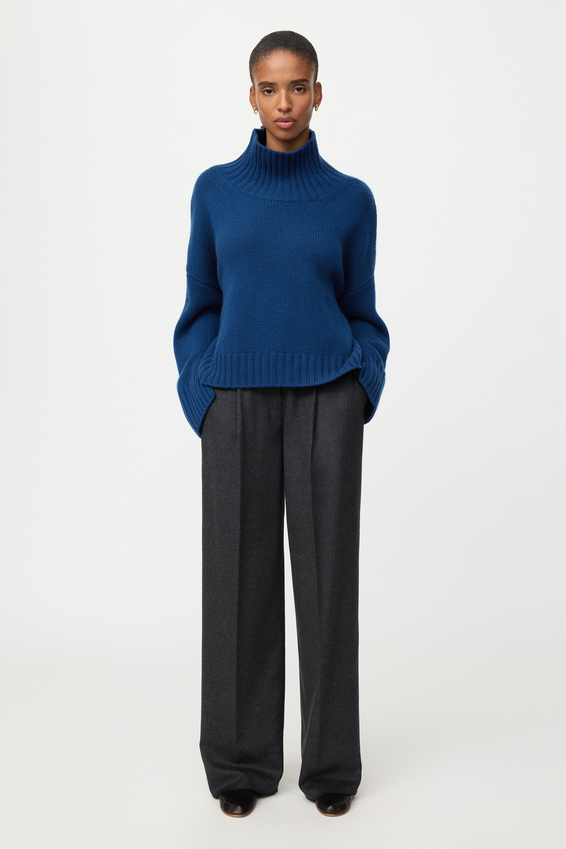 Girlfriend turtleneck 0