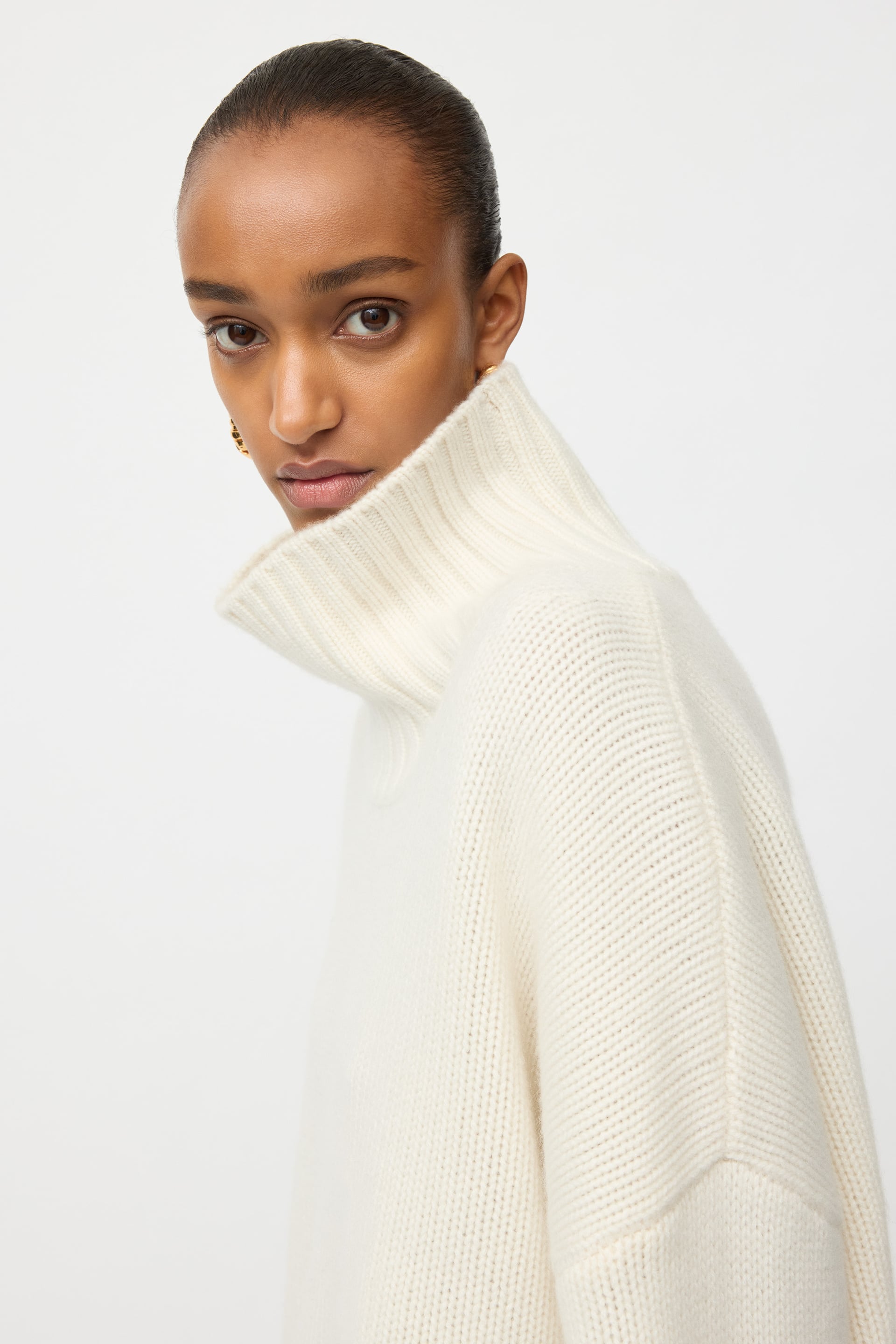 Girlfriend turtleneck 4