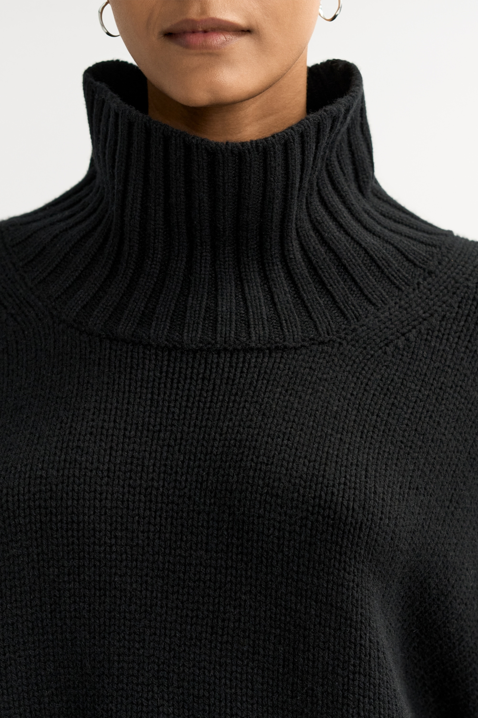Girlfriend turtleneck 4