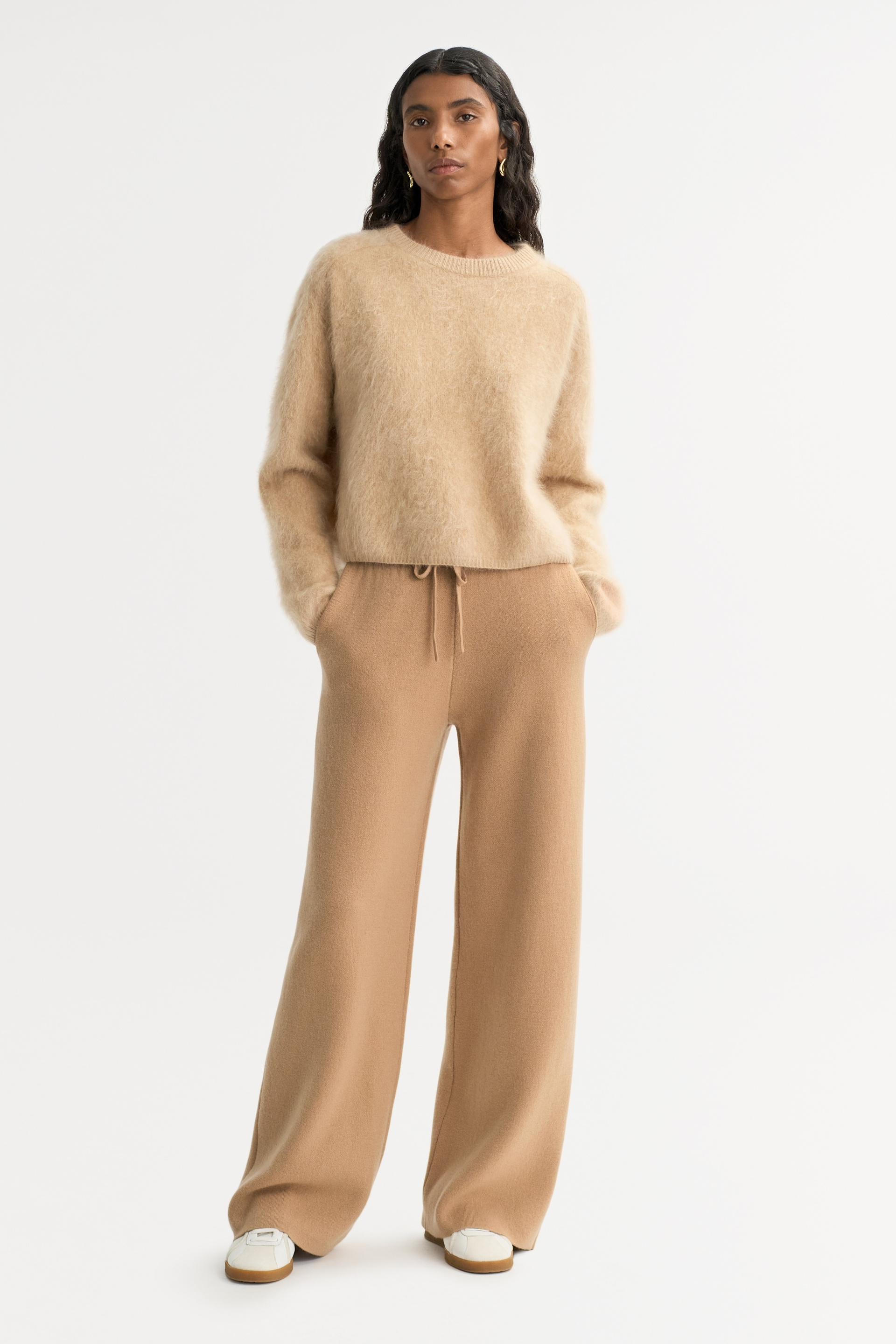 Brushed Crewneck Camel 2