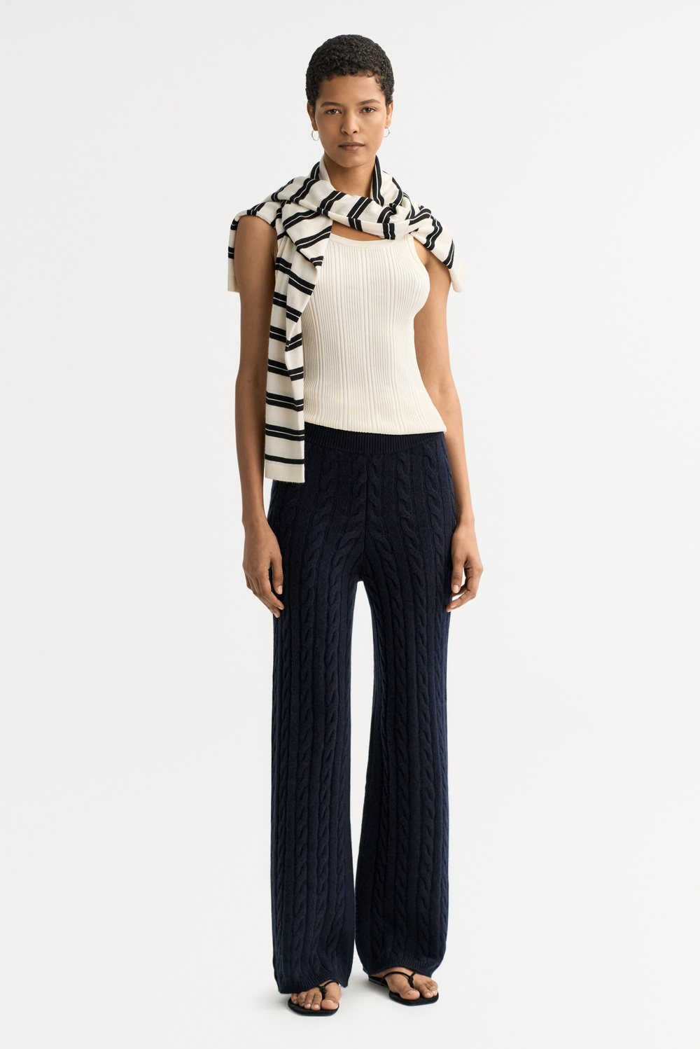 新品 TANGRAM 26ss DOUBLE KNIT LOGO PANTS Cable knit pants - Pants - Navy | Soft Goat