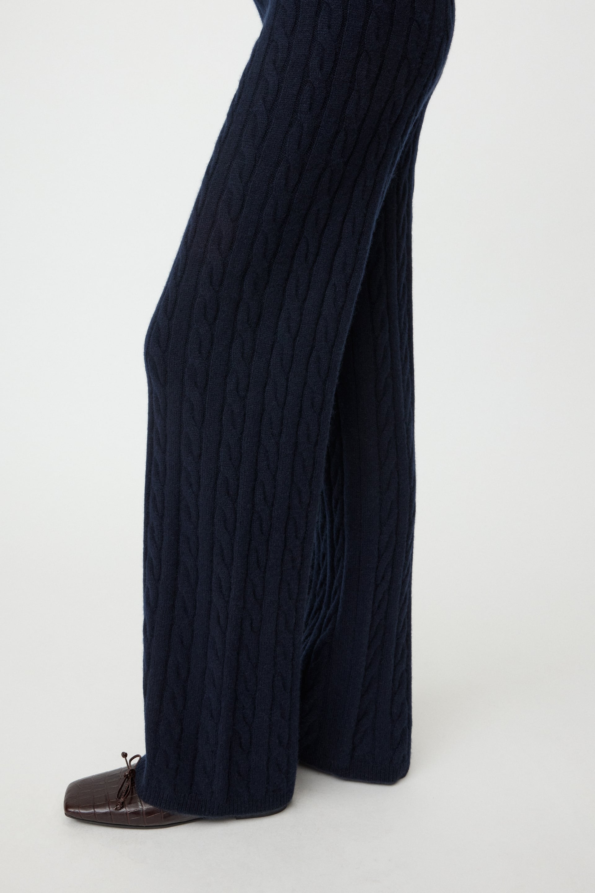 Cable knit pants 4