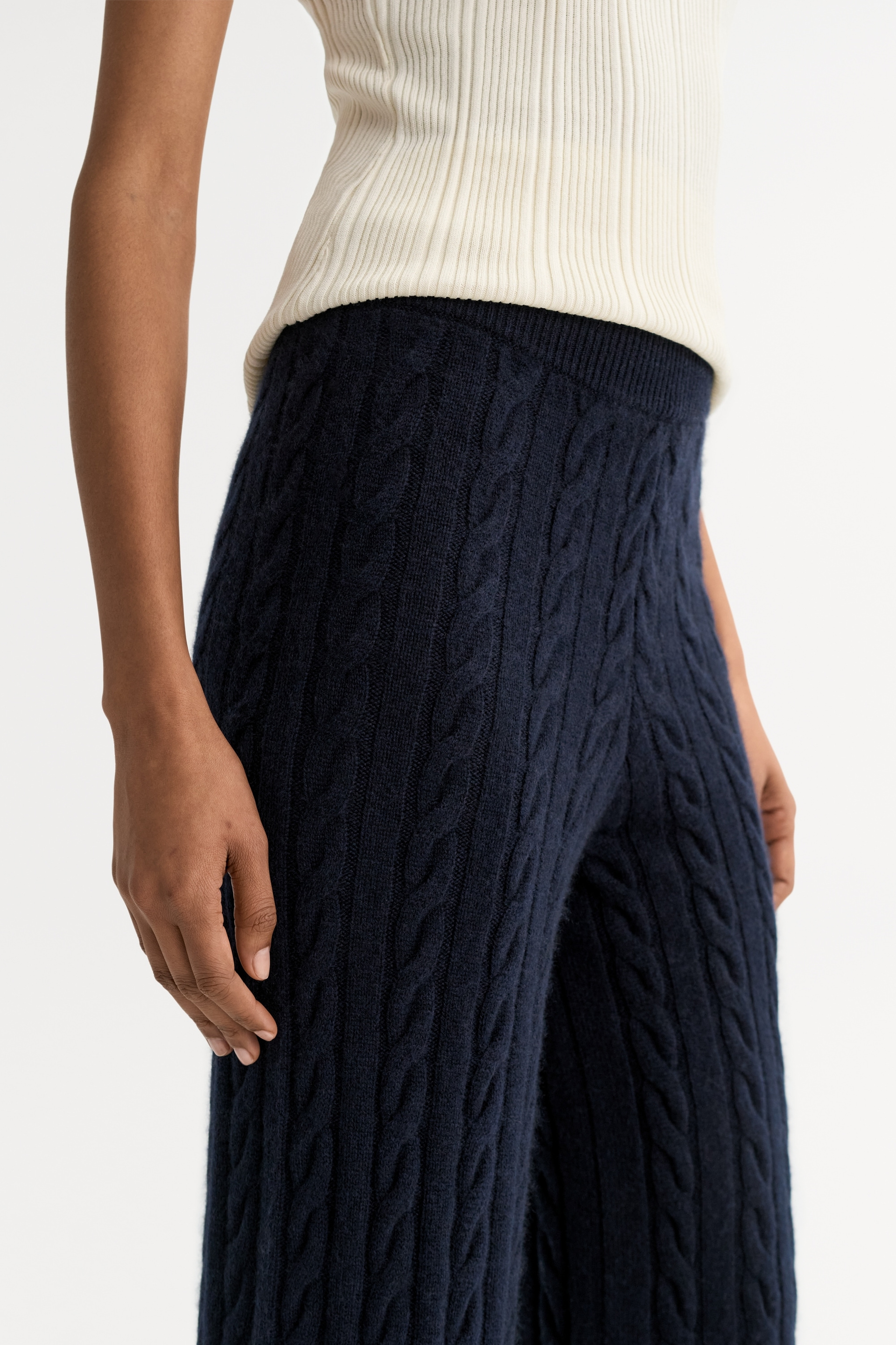 Cable knit pants 4