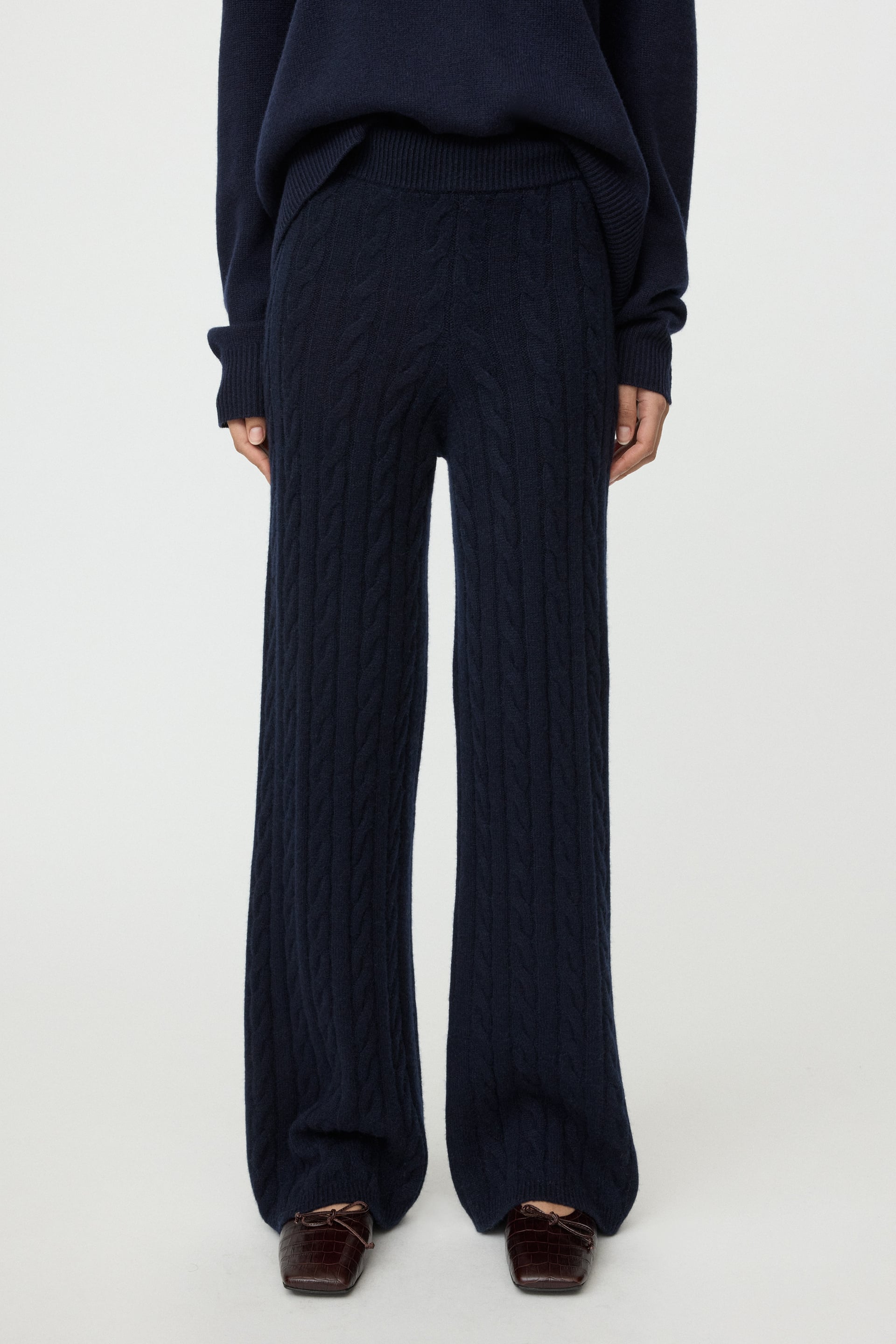 Cable knit pants 2