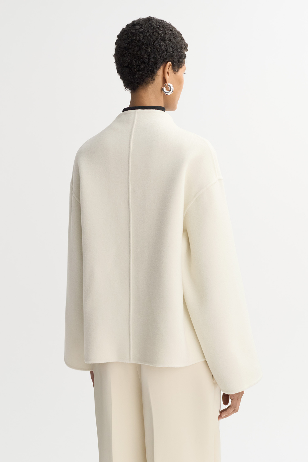 【deres】swith neck feather short coat(白) Short jacket dress with feathers, with flaps - Sarah Berlin