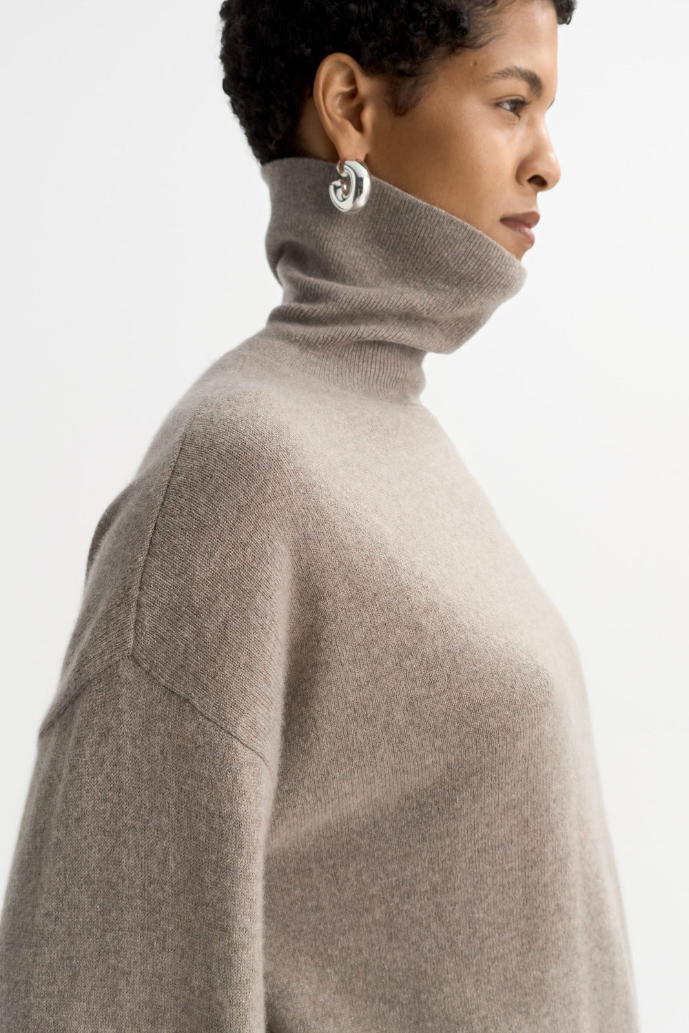 Regular fit turtleneck - Products - Greige | Soft Goat