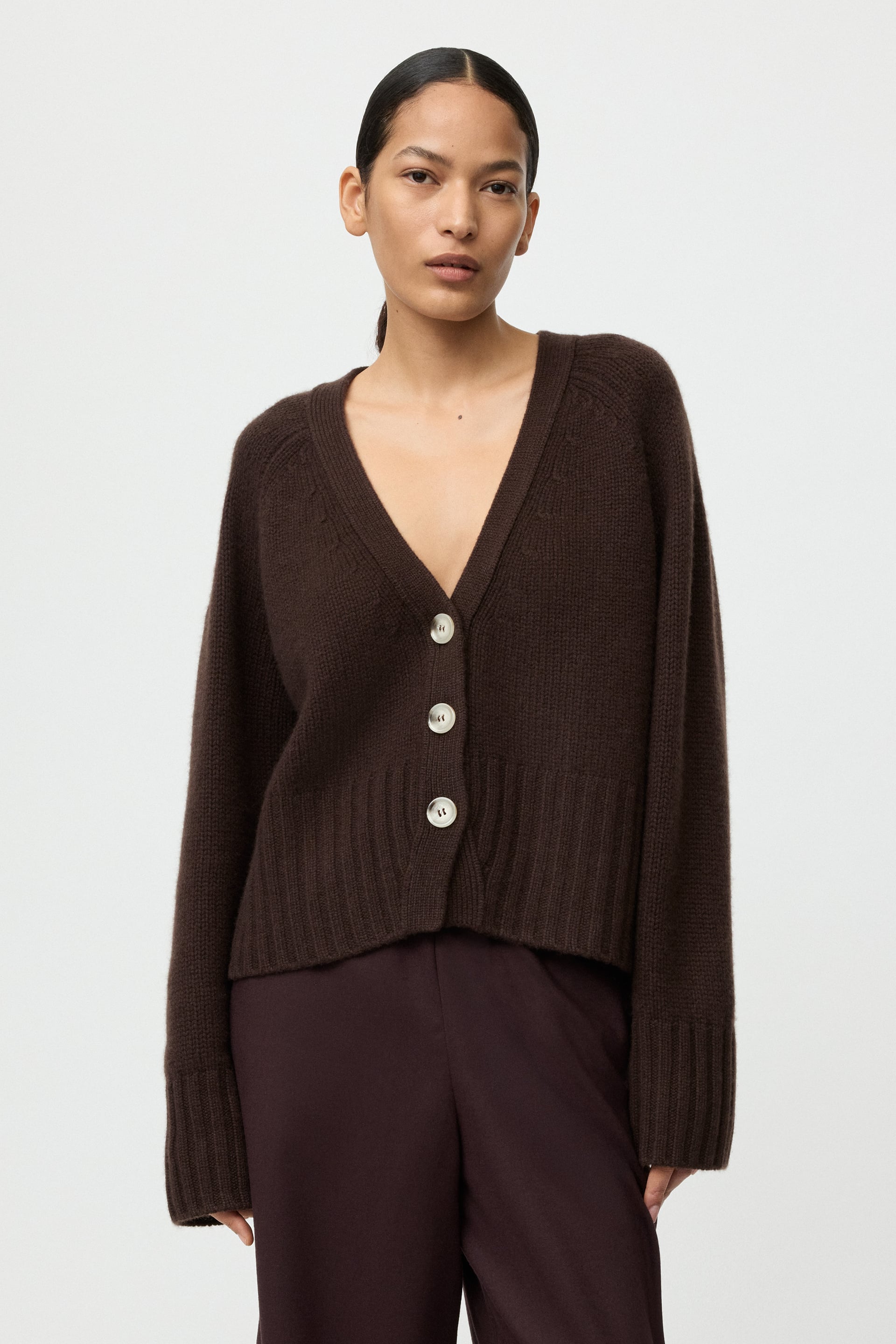 V-neck Cardigan 2