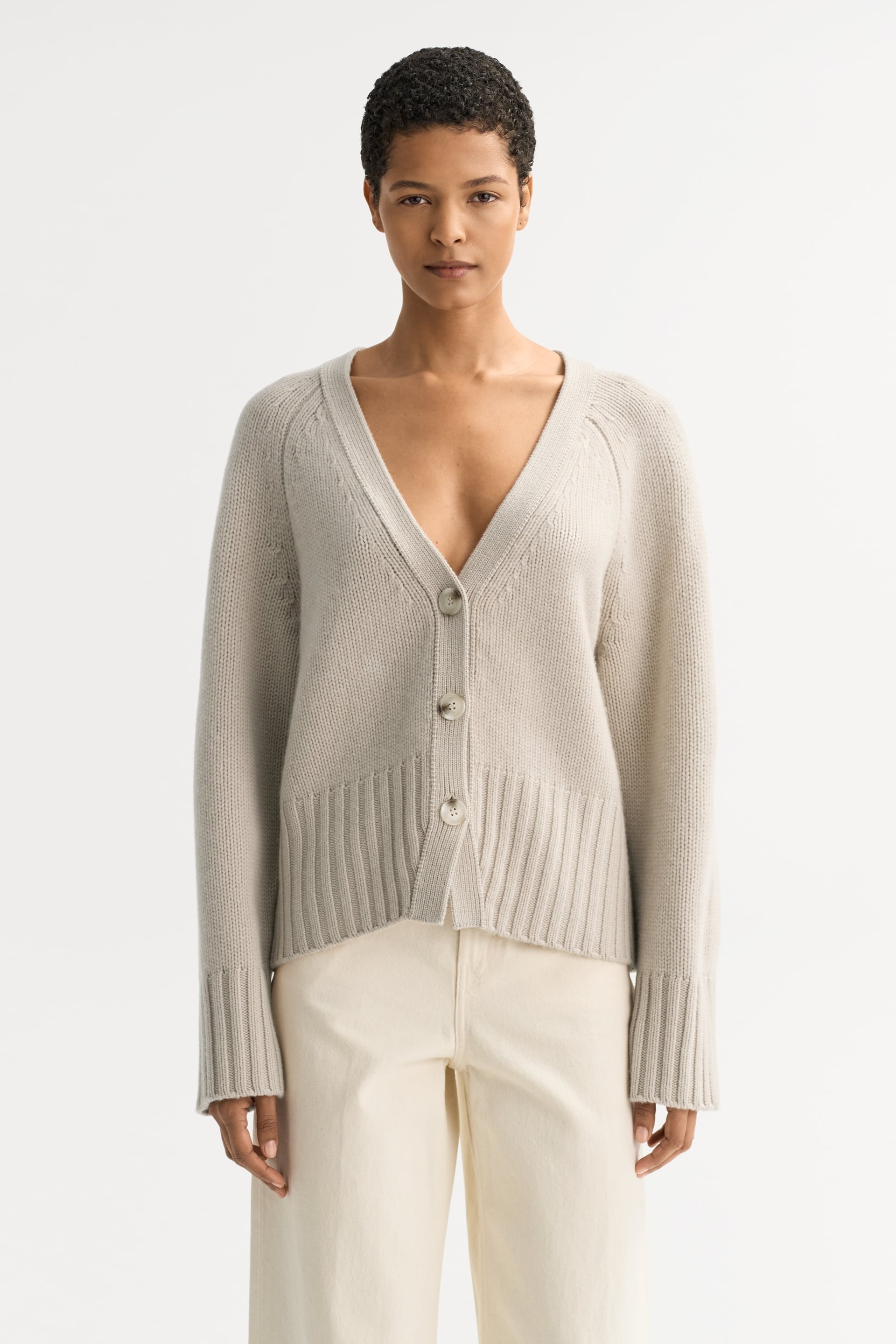 V-neck cardigan 2