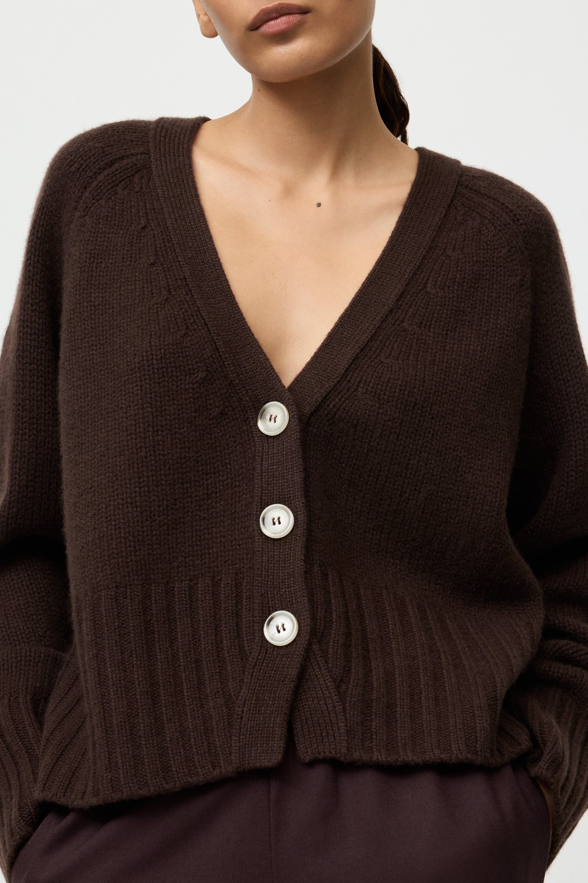 V-neck Cardigan 4