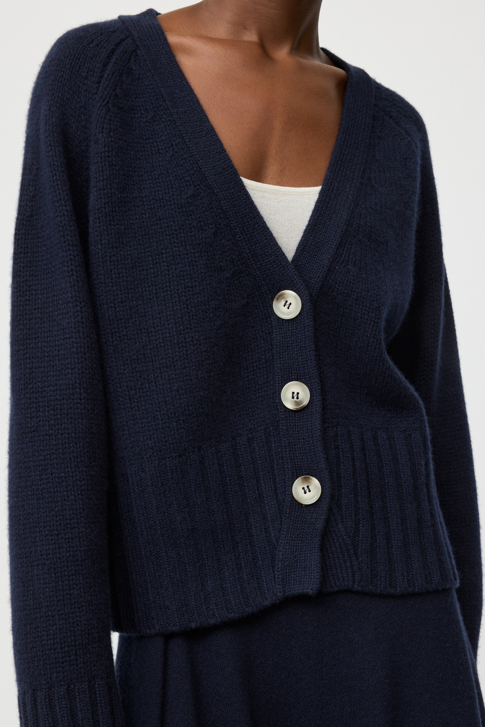 V-neck cardigan 4