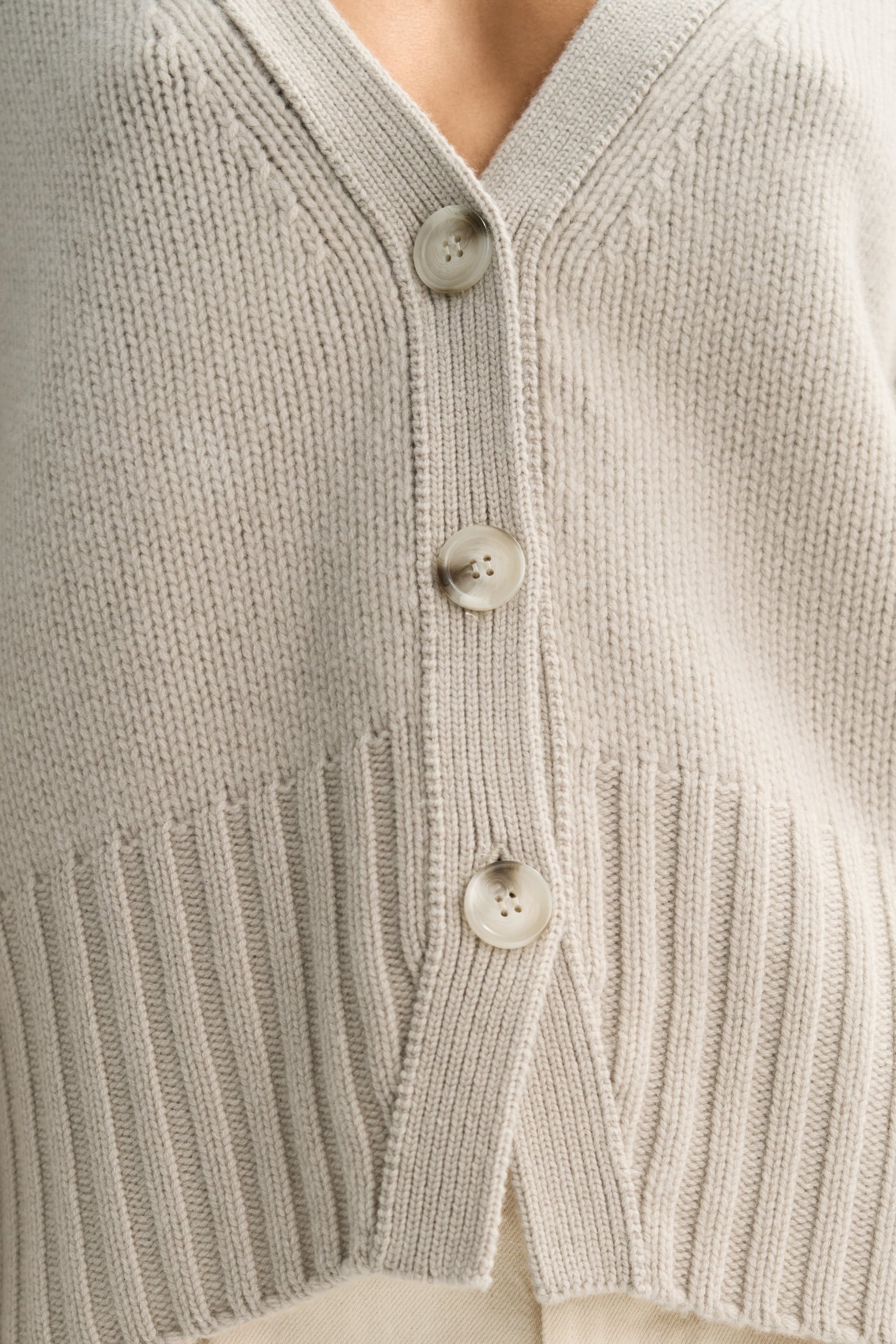 V-neck cardigan 4