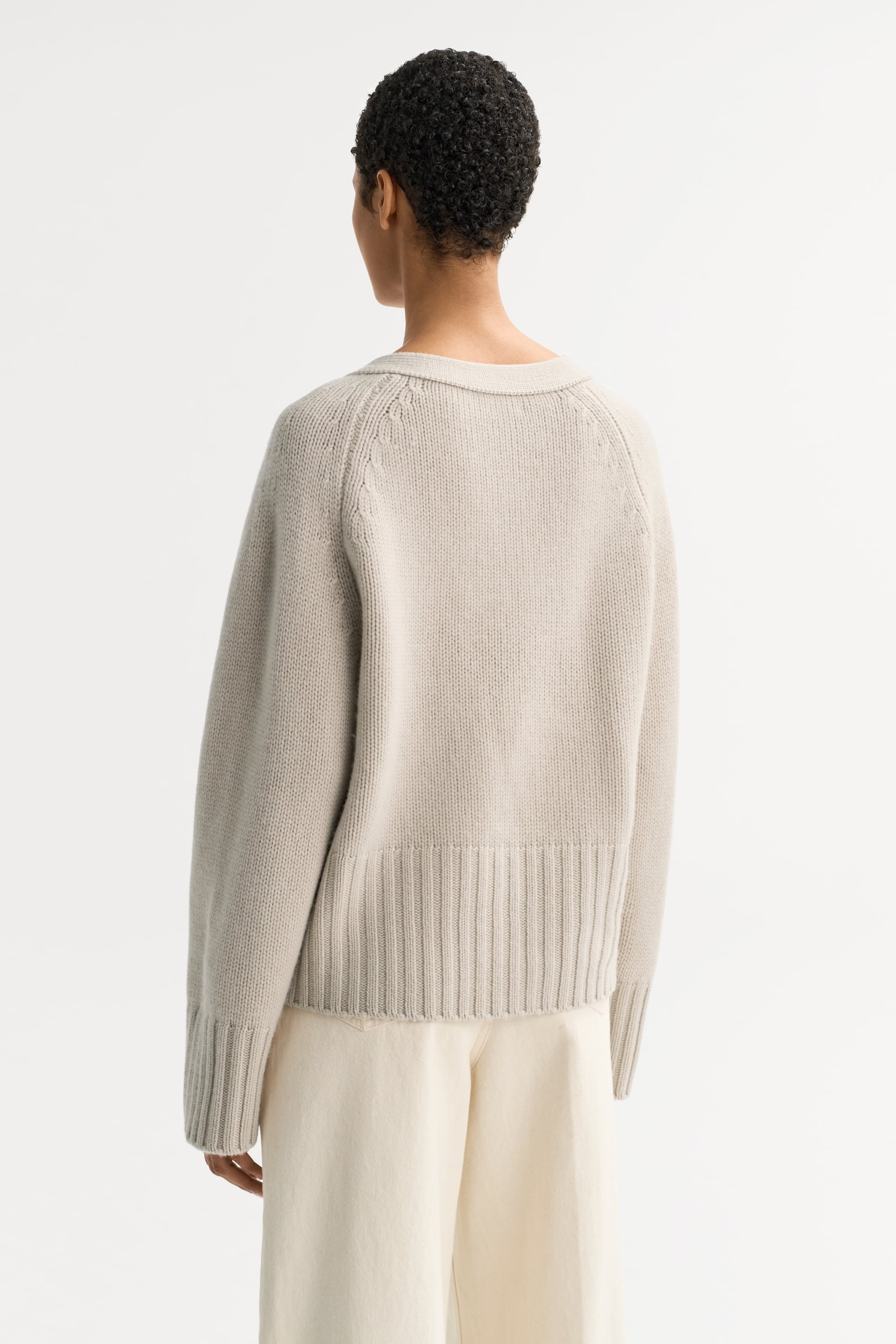 V-neck cardigan 3