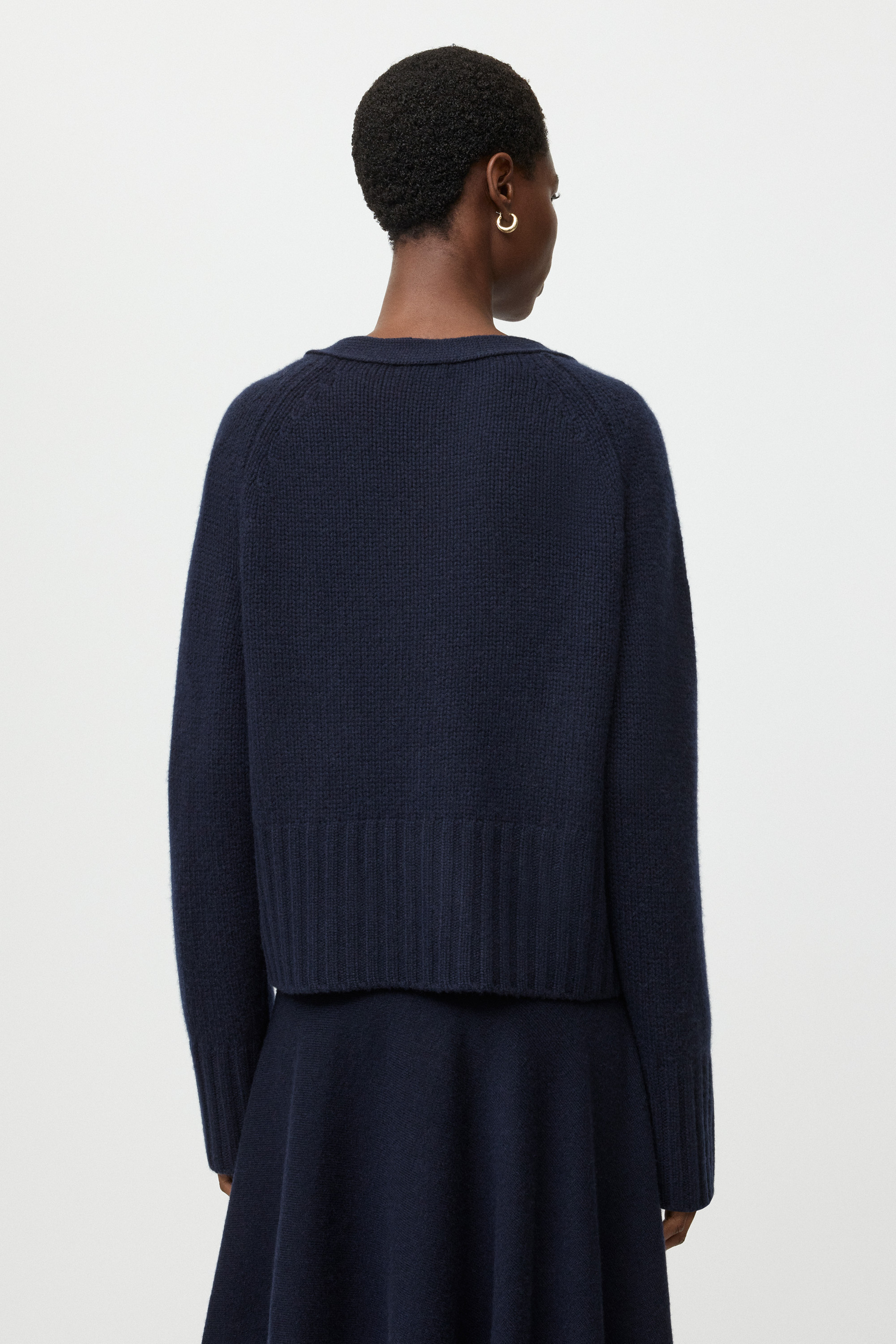 V-neck cardigan 3