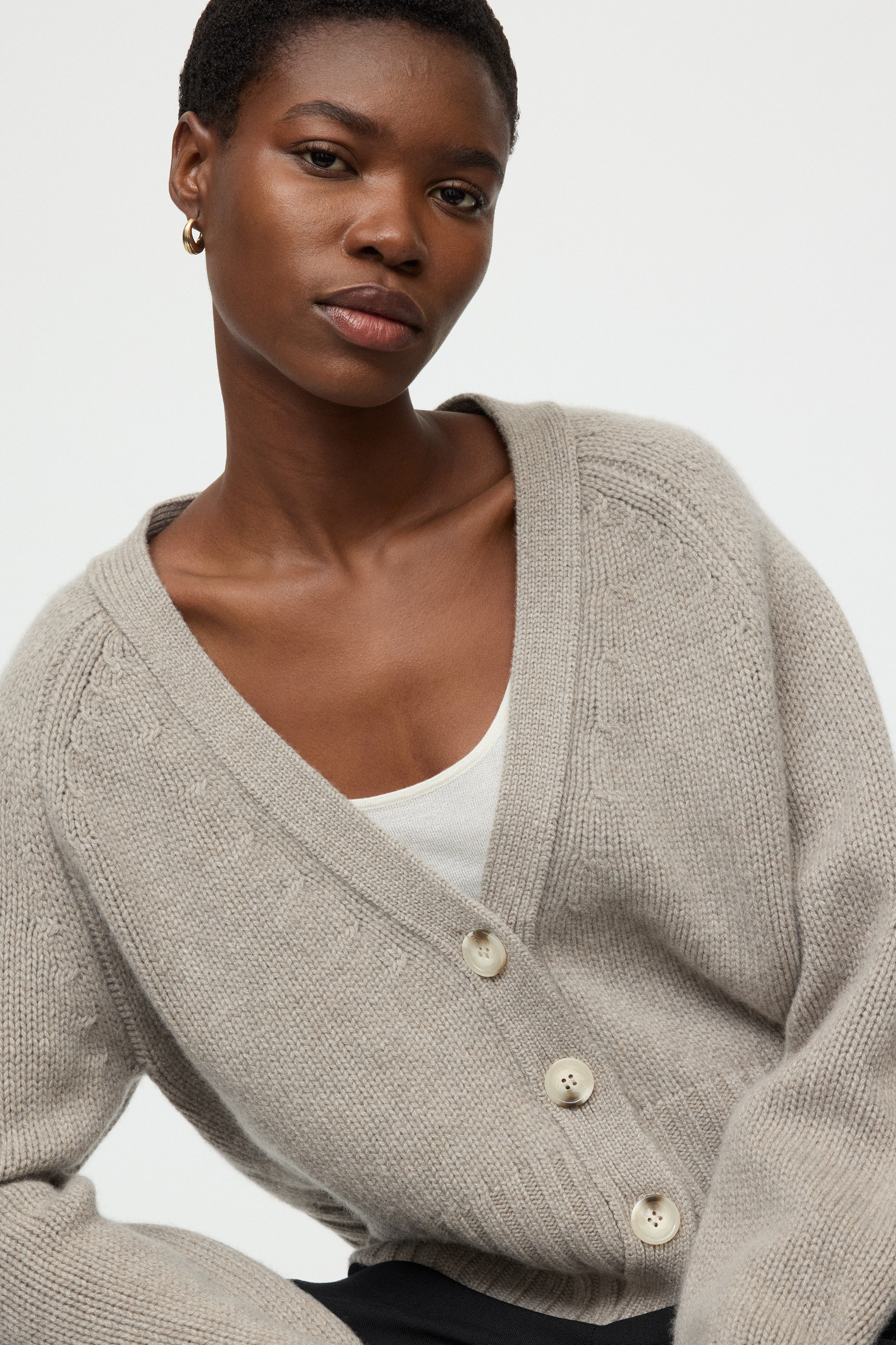 V-neck cardigan 4