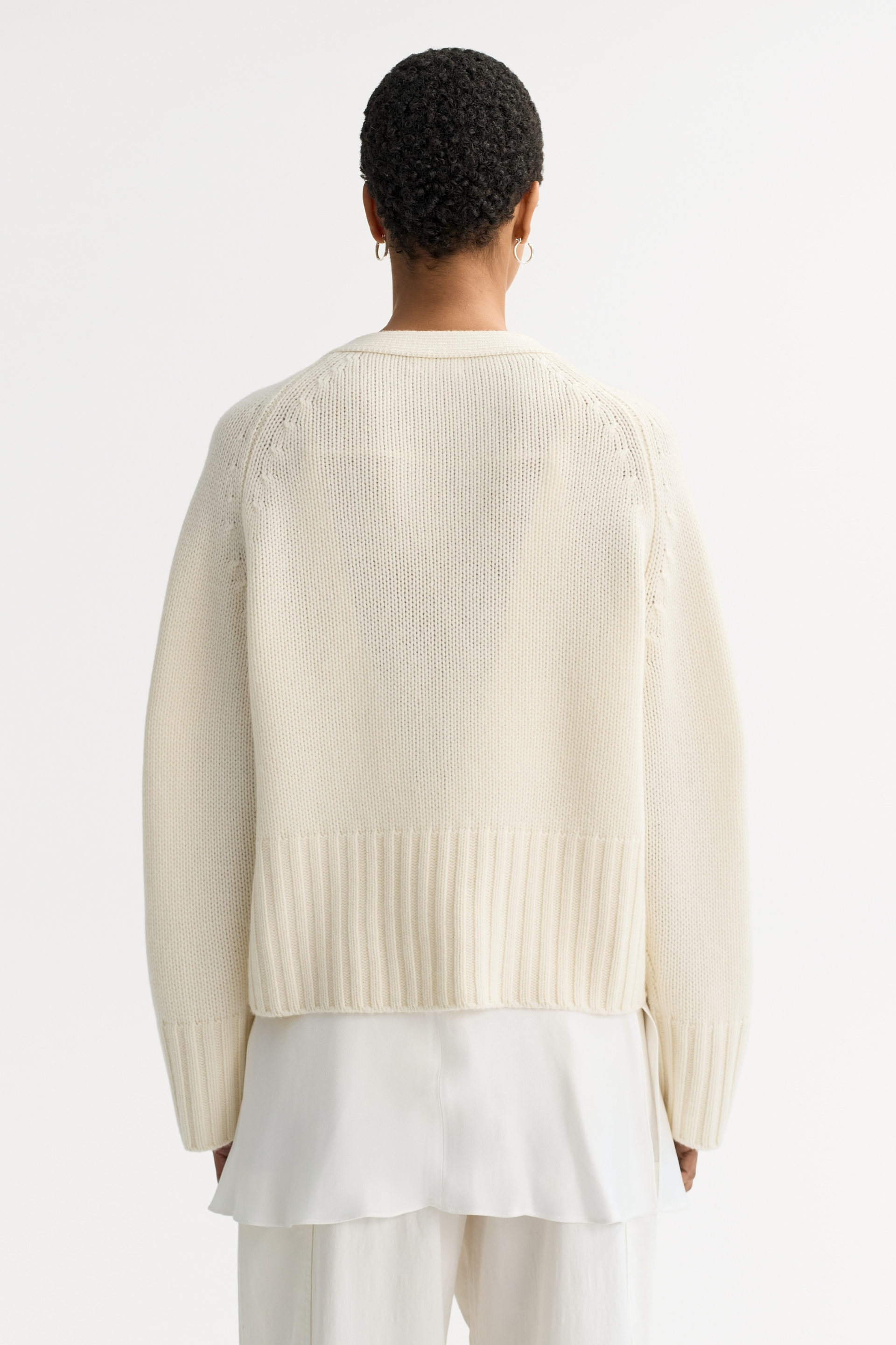 V-neck cardigan 3