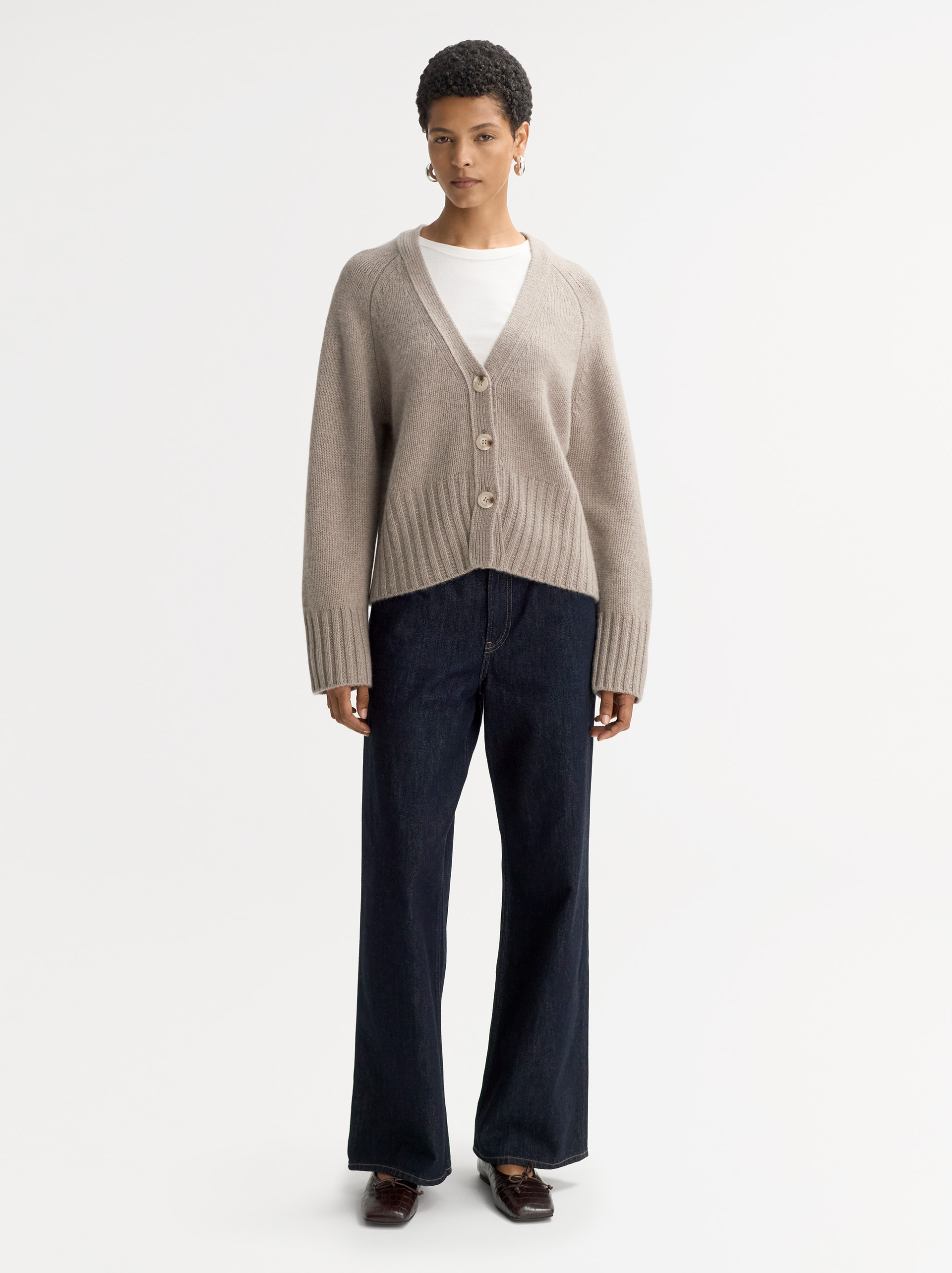 V-neck cardigan Greige 2