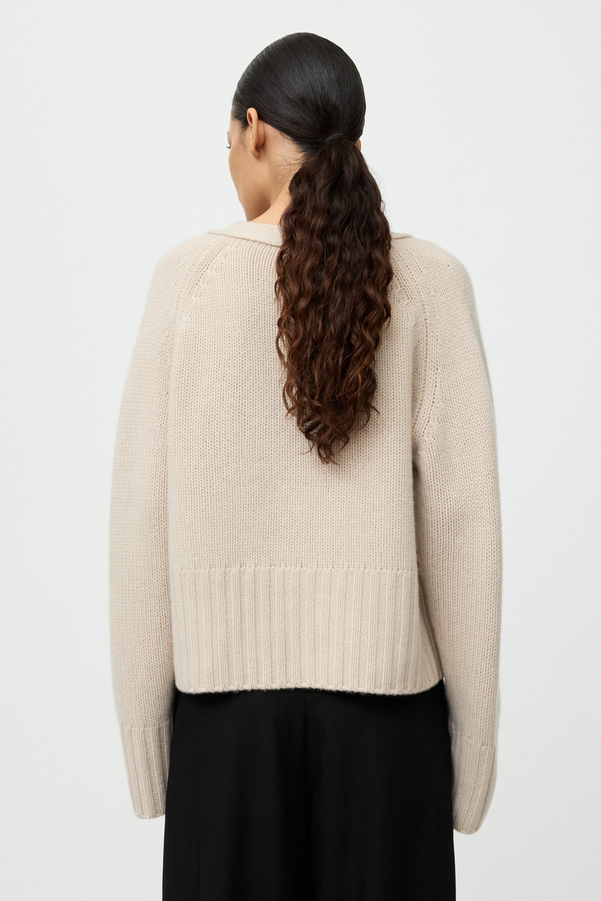 V-neck cardigan 3