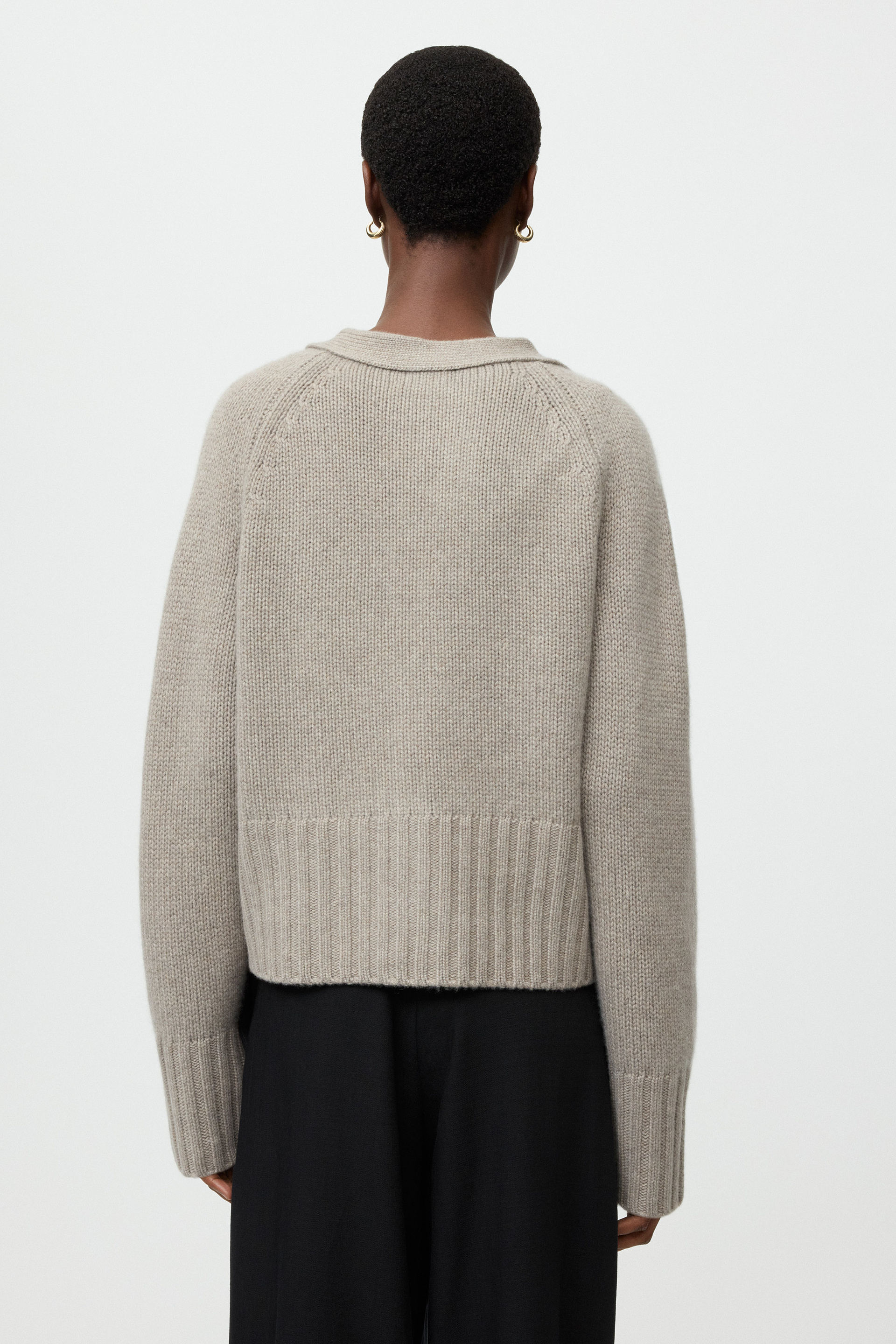V-neck cardigan 3