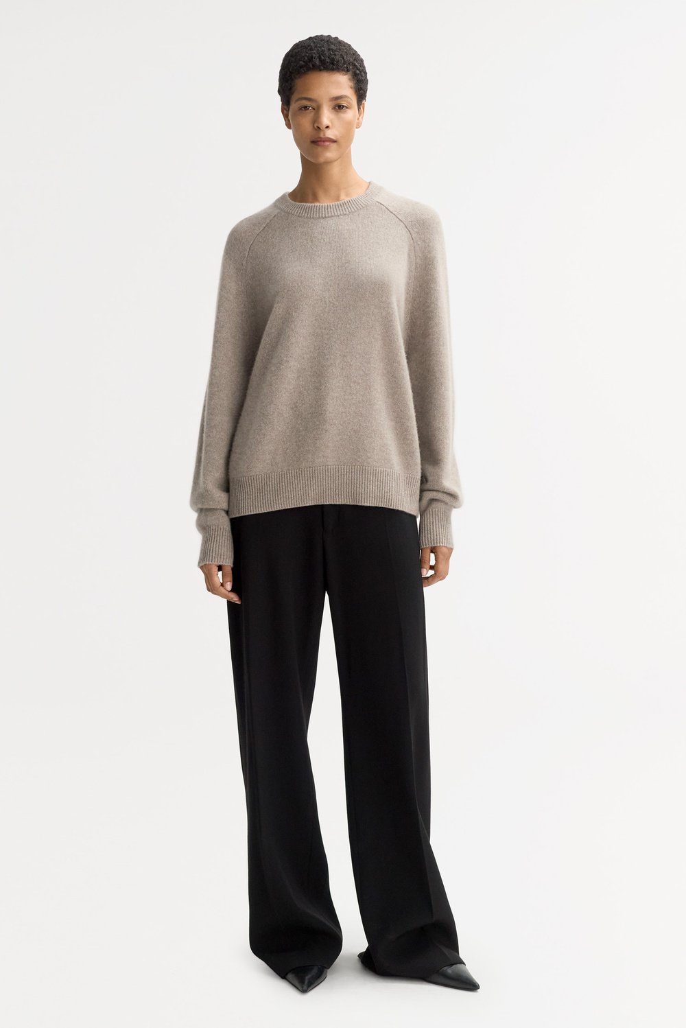 anuke Crewneck Soft Knit チャコールグレー 完売 Stylish Dark Grey and Sky Blue Cozy Chic Patterned