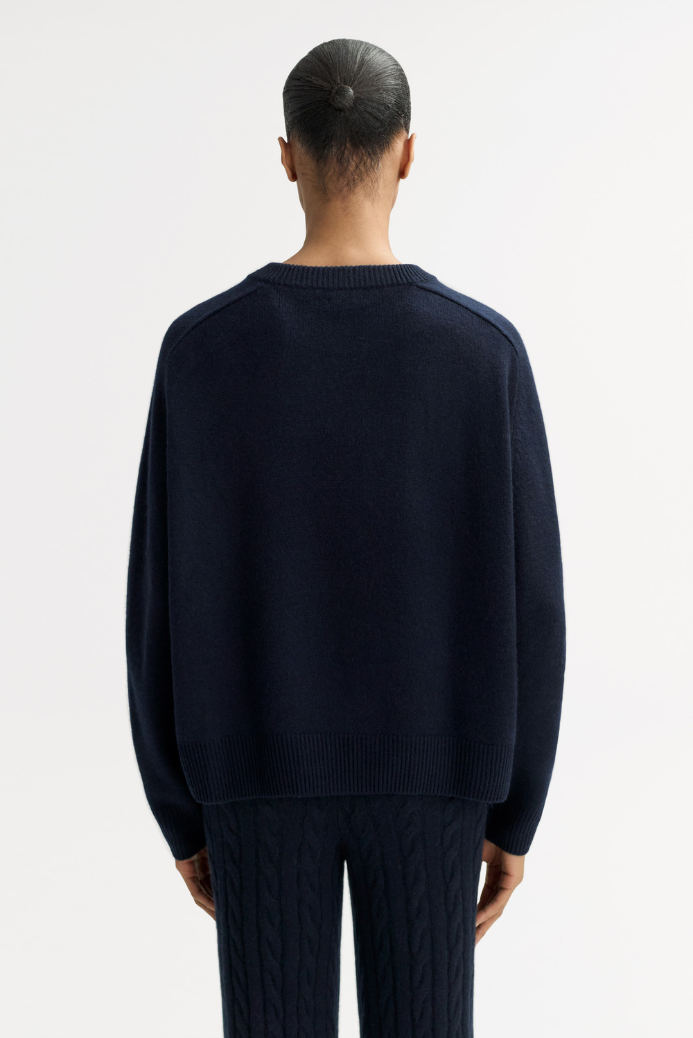 トップス goodnight5tore GN244 sweater black SEAMLESS CASHMERE CREW-NECK SWEATER - BLACK | COS US