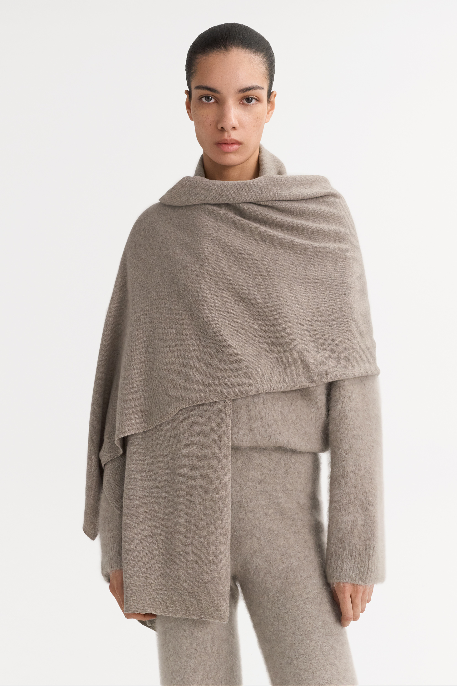 Knitted scarf 0