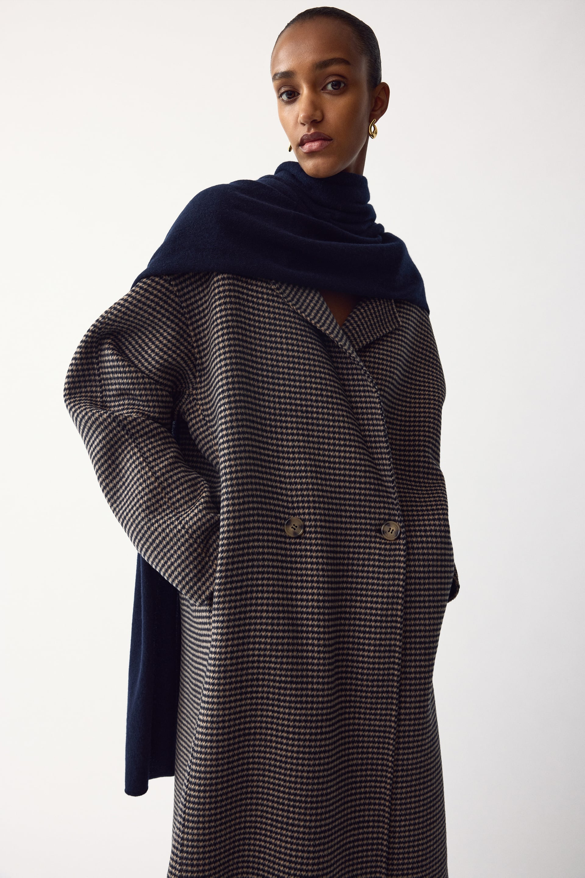 Knitted scarf 0
