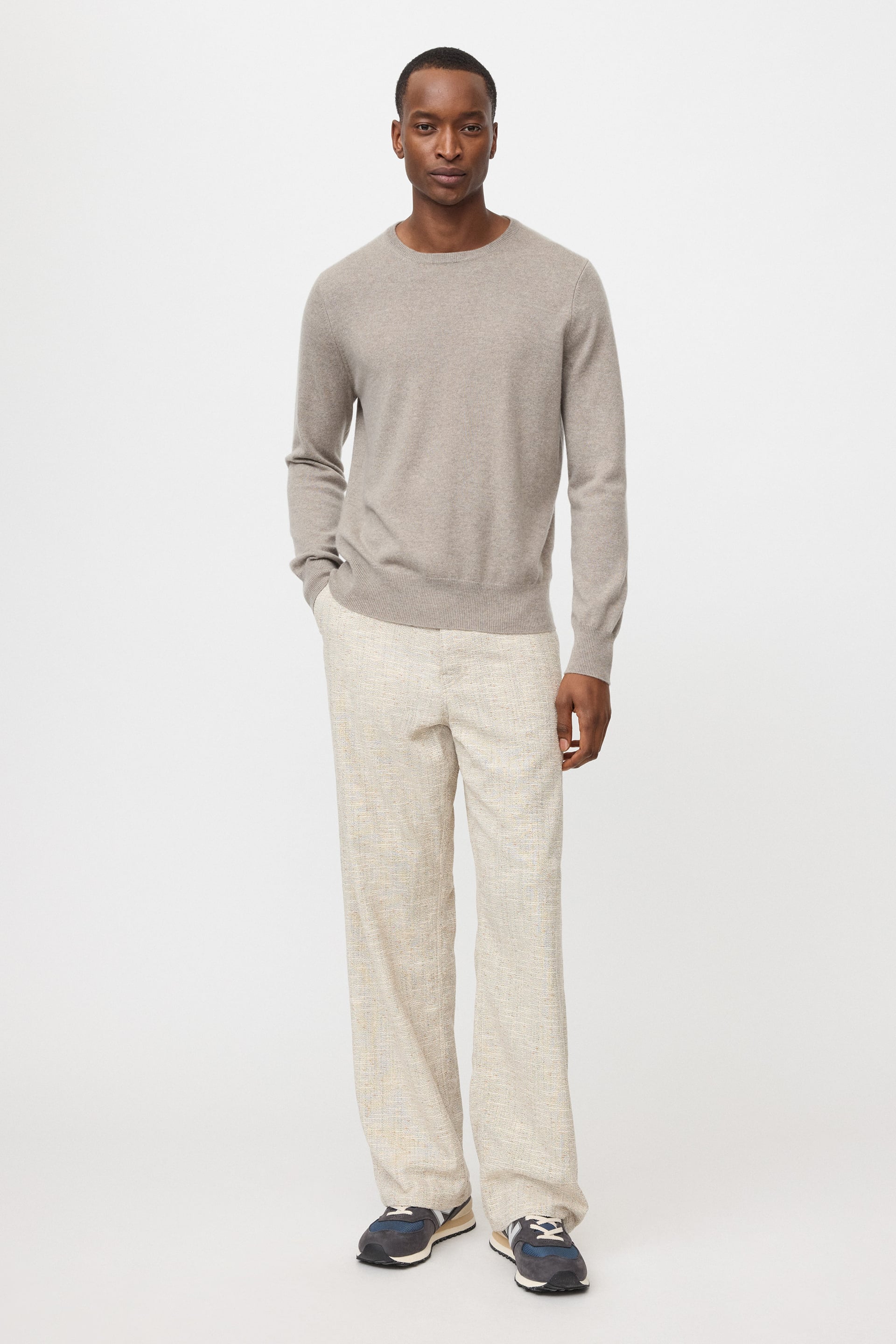 Men's Classic Crewneck Greige 2