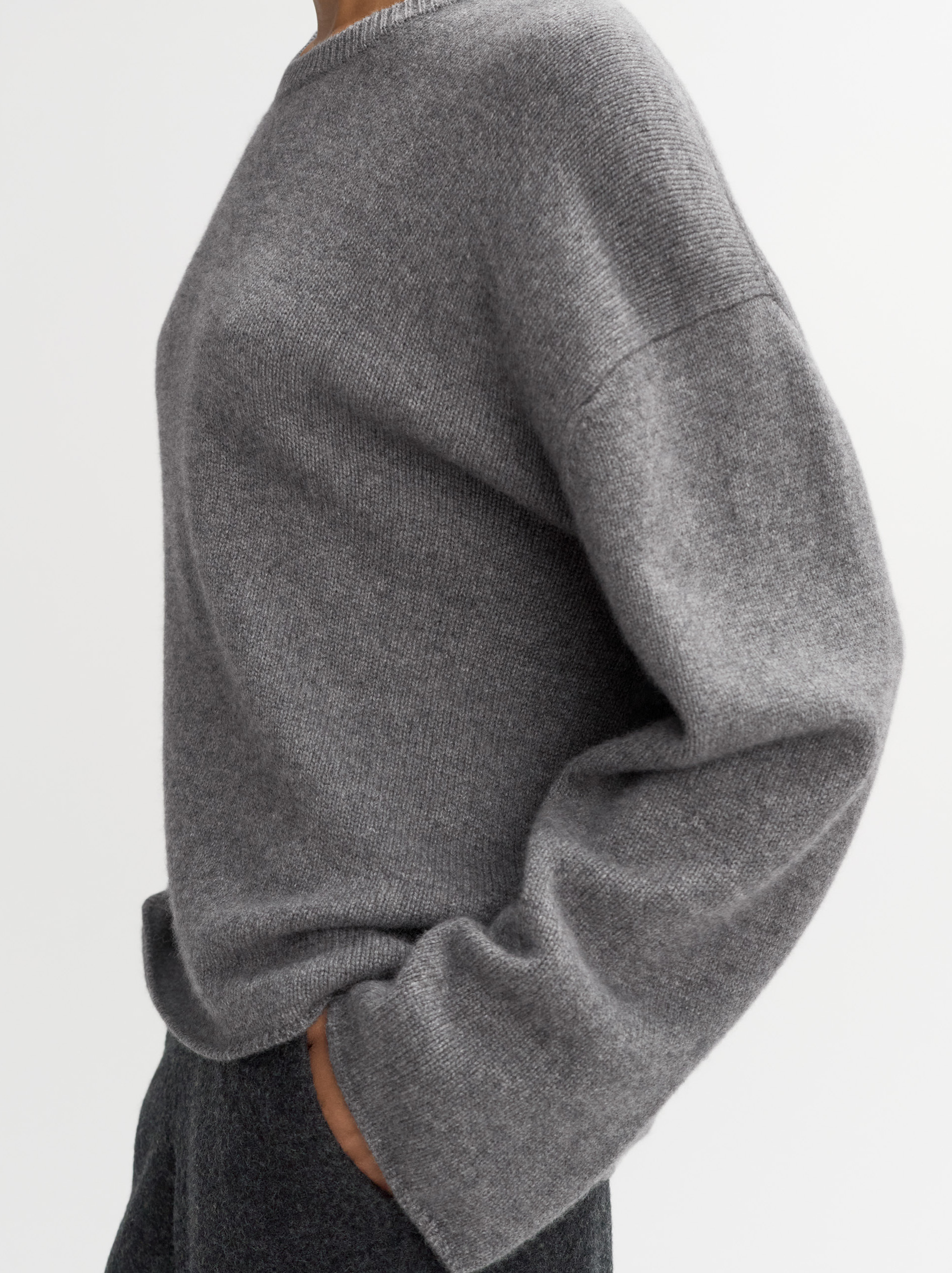 Relaxed fit crewneck 4