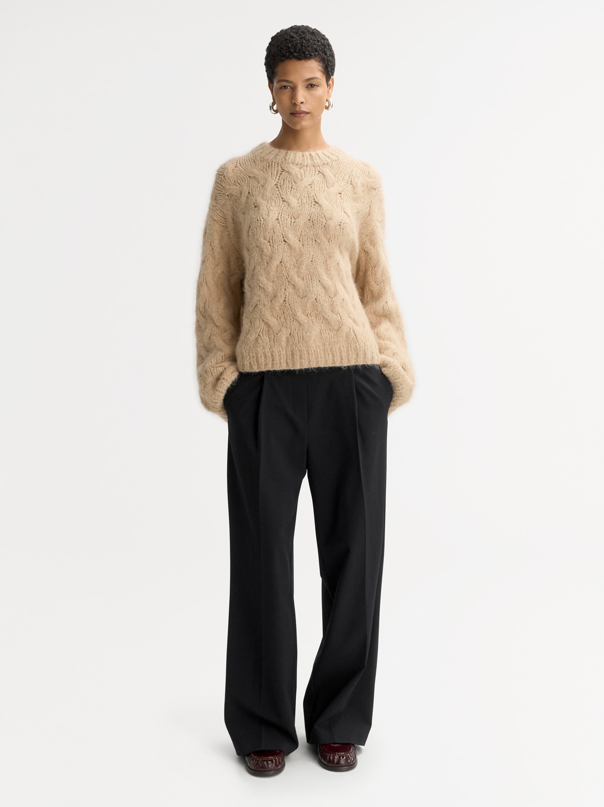 Chunky cable knit Light Camel 2