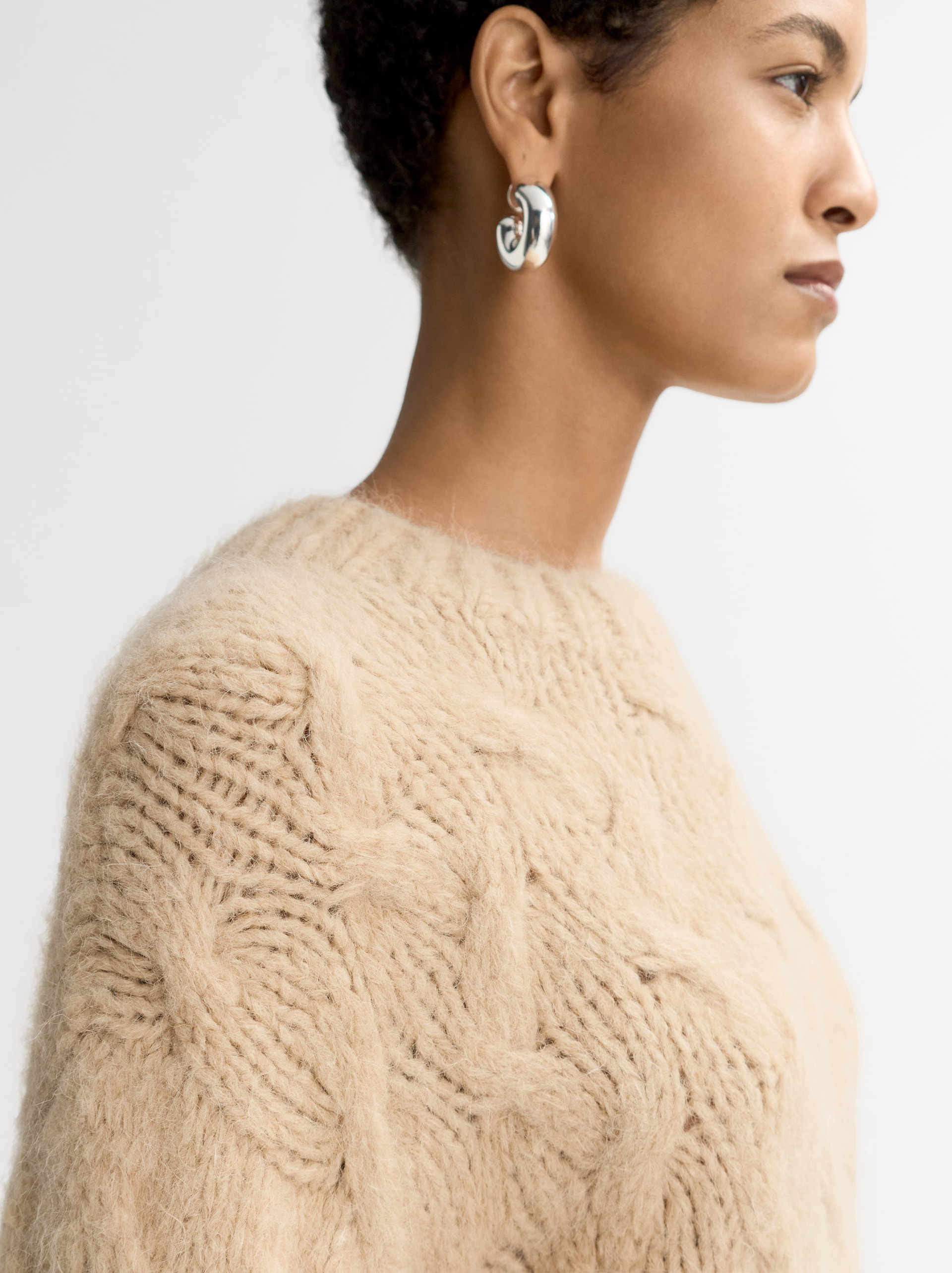 Chunky cable knit 4