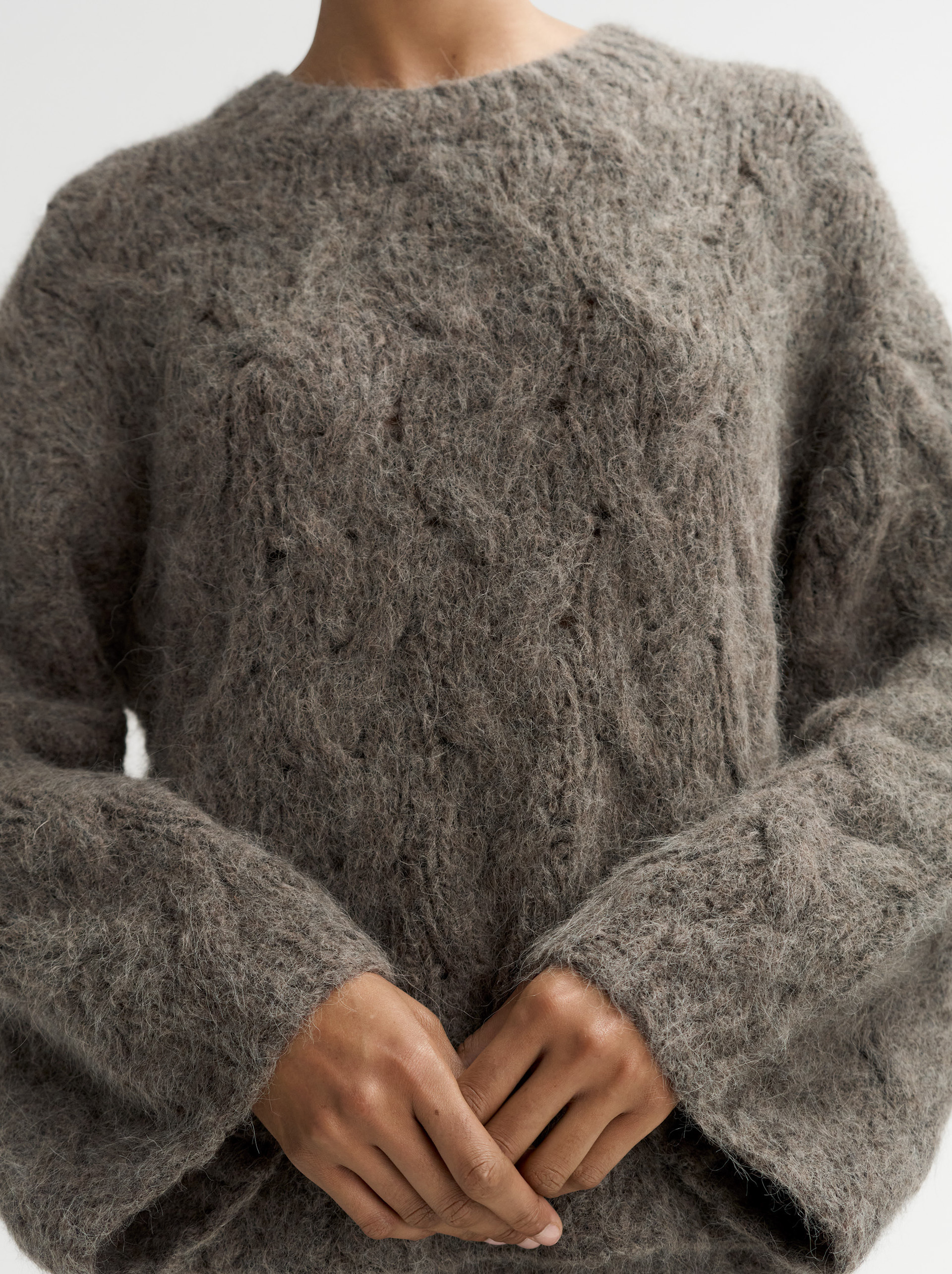 Chunky cable knit 4