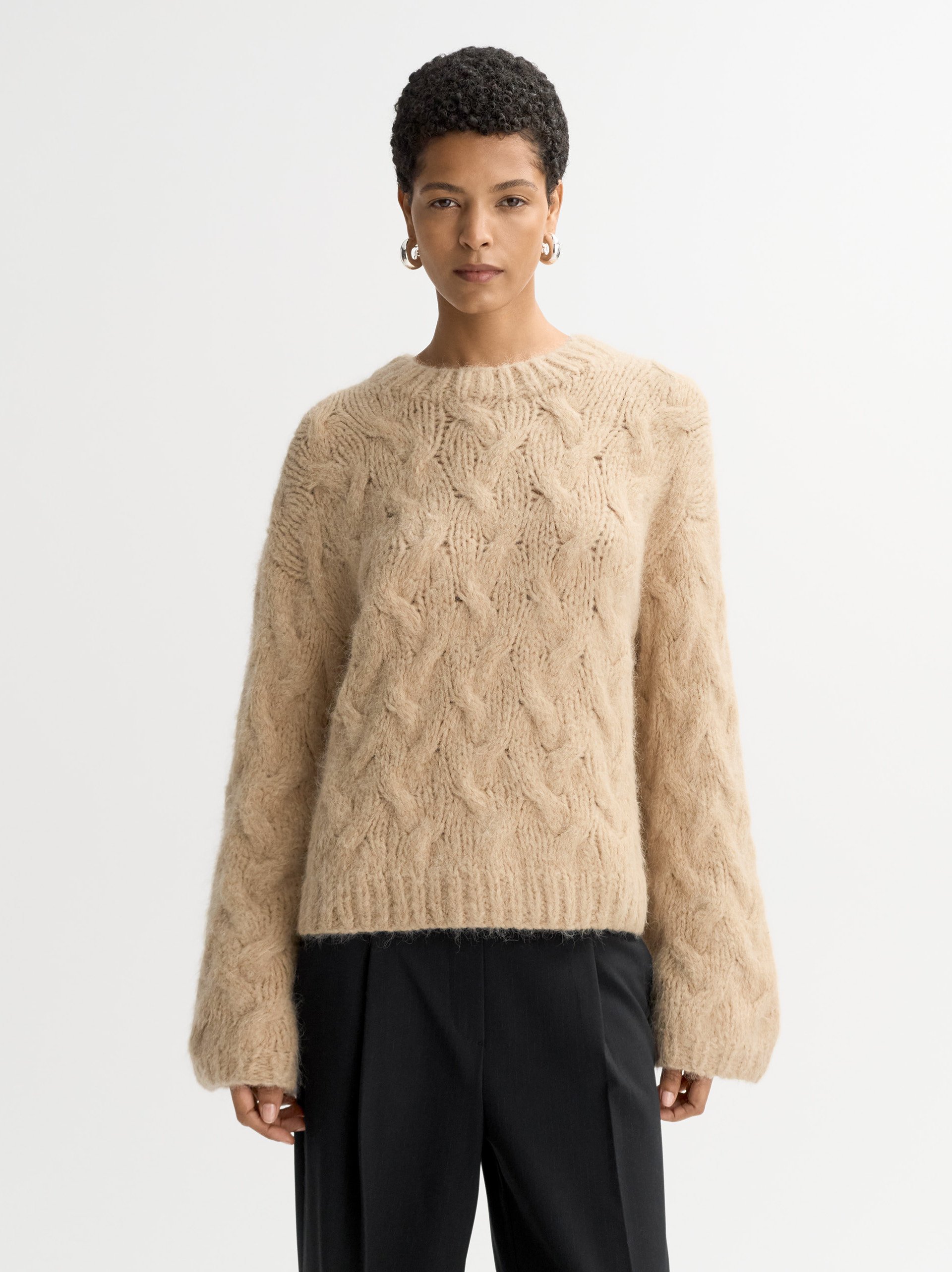 Chunky cable knit Light Camel 2
