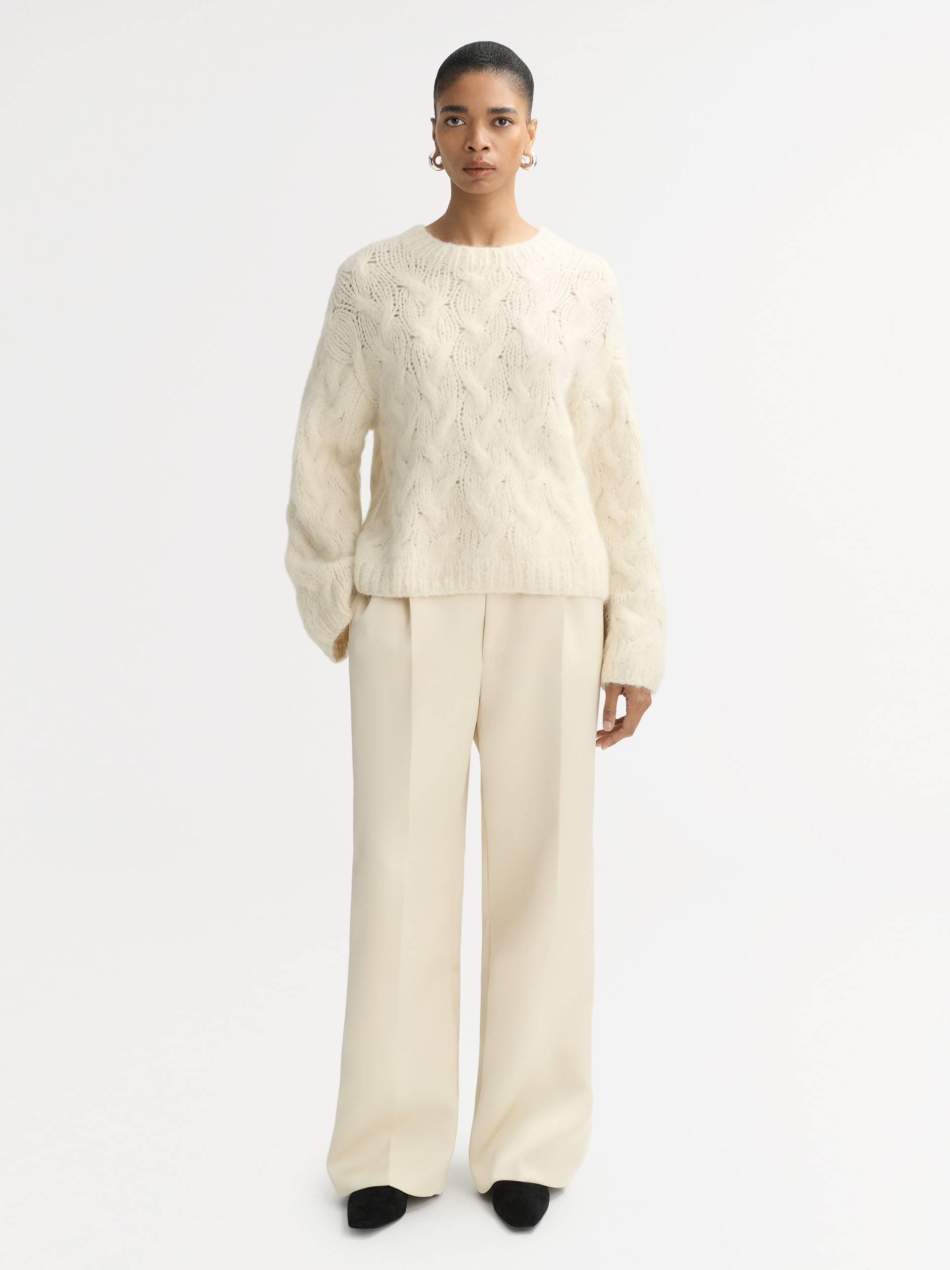 Chunky cable knit 0